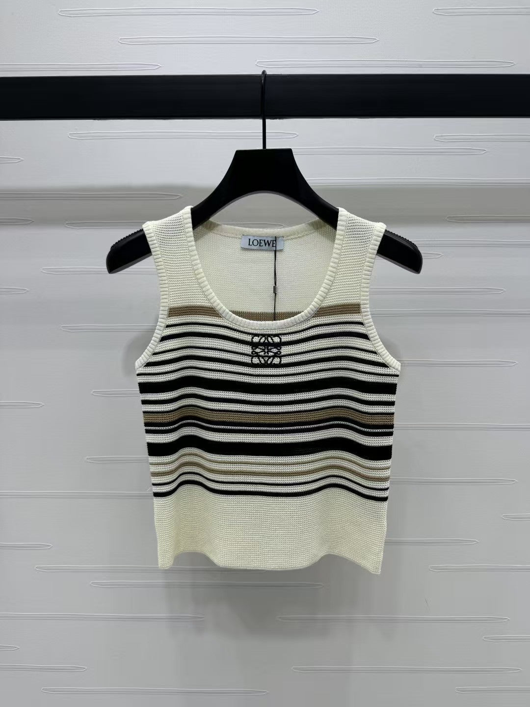 Spring/Summer U-neck striped knitted vest