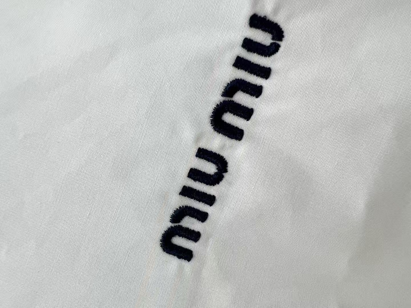 25 Spring/Summer Contrast Navy Blue Knitted Suit