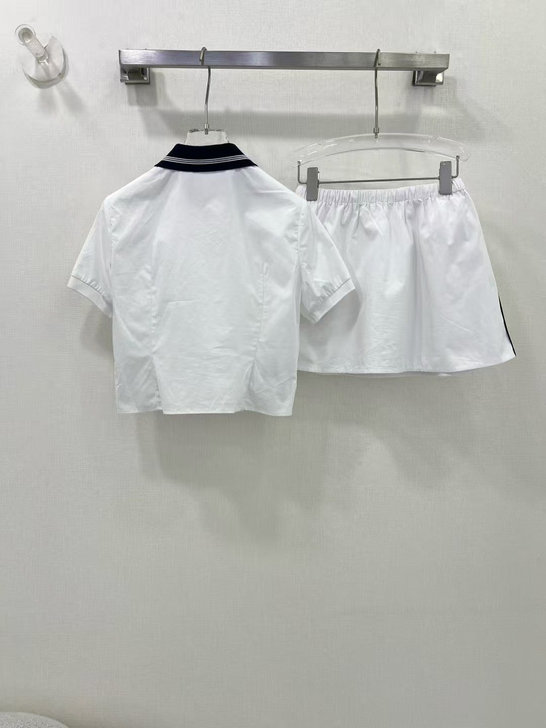 25 Spring/Summer Contrast Navy Blue Knitted Suit