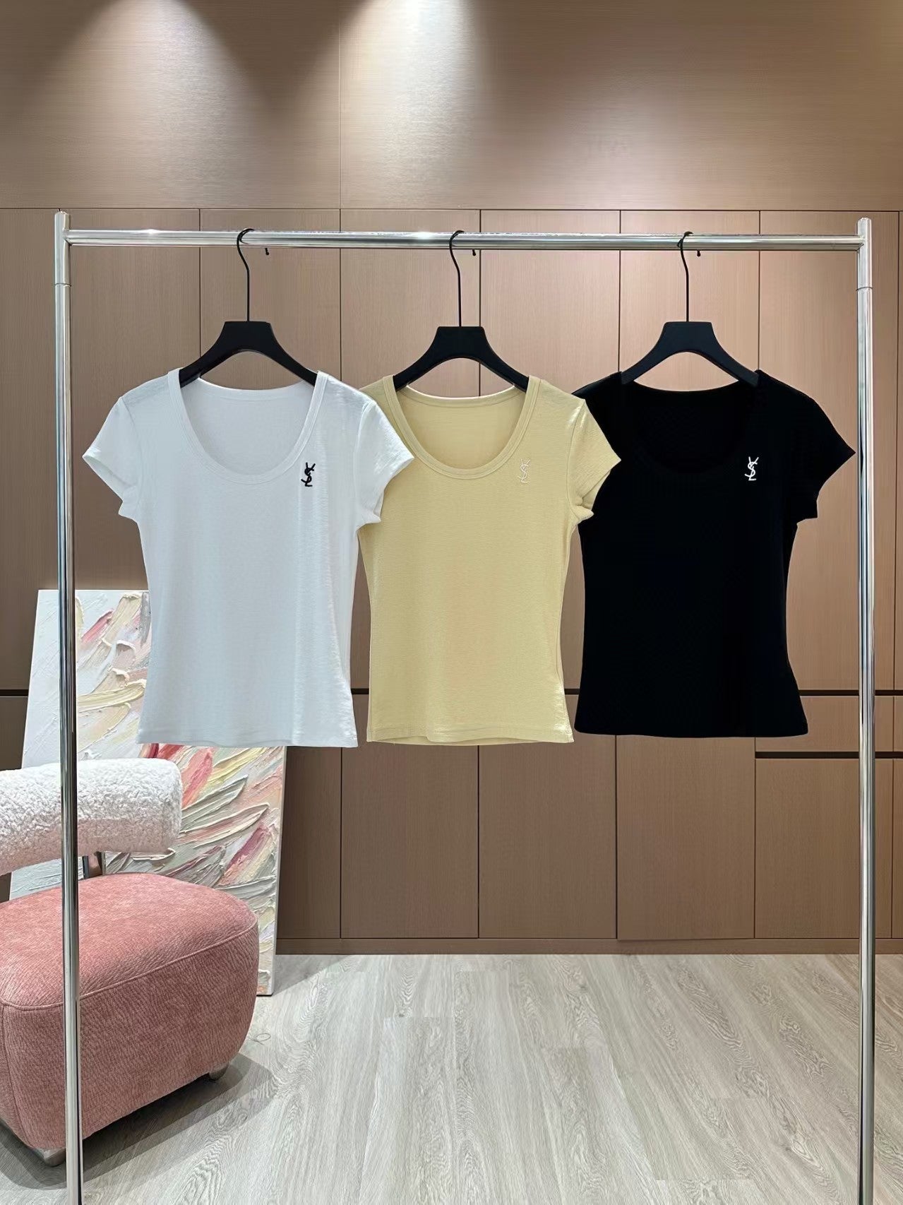 25 New Contrast Color Embroidery Short Sleeve T-shirt