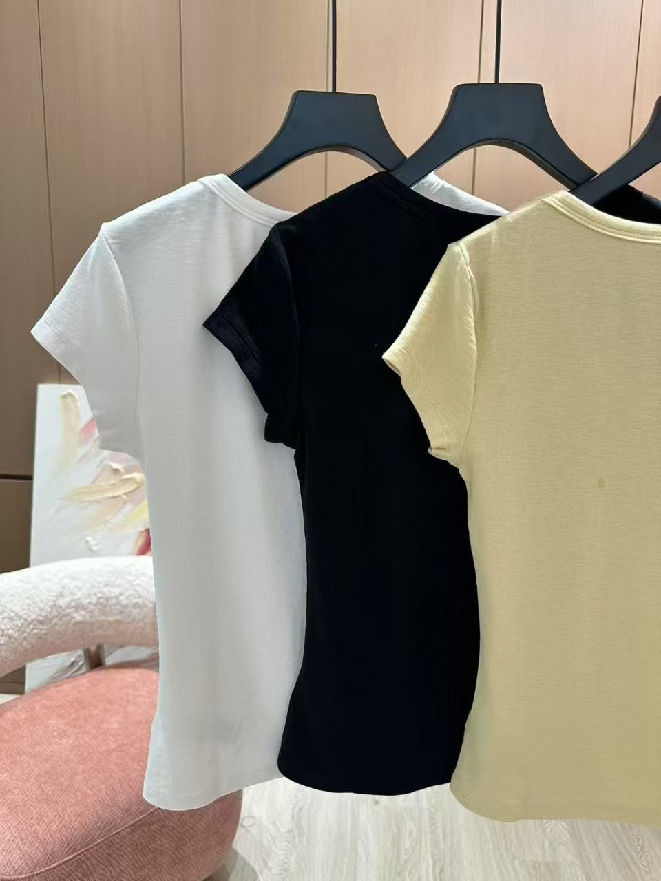 25 New Contrast Color Embroidery Short Sleeve T-shirt