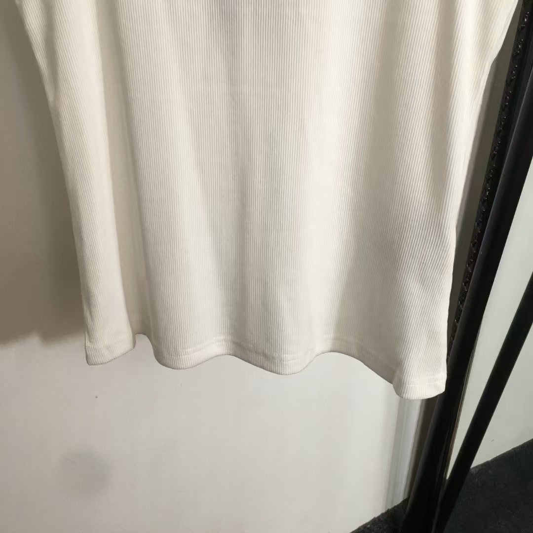 Red logo embroidered cotton vest