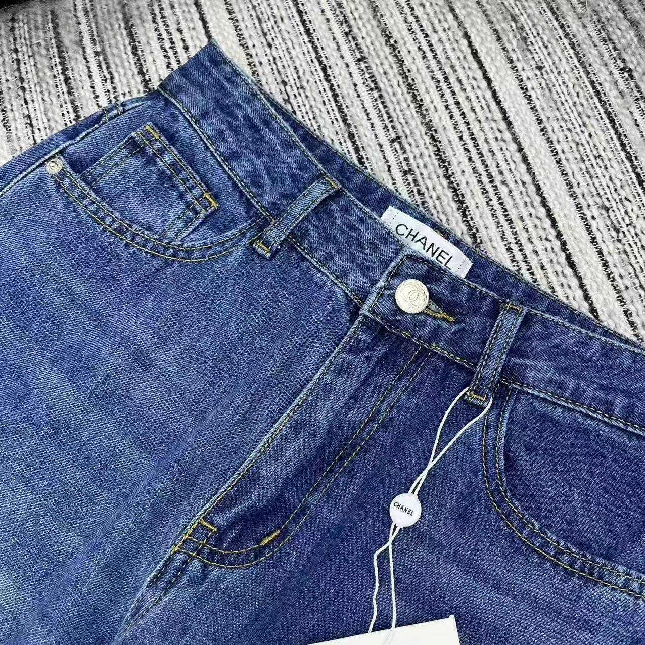 25 Early Spring Logo Print Sequined Denim Straight Leg Pants