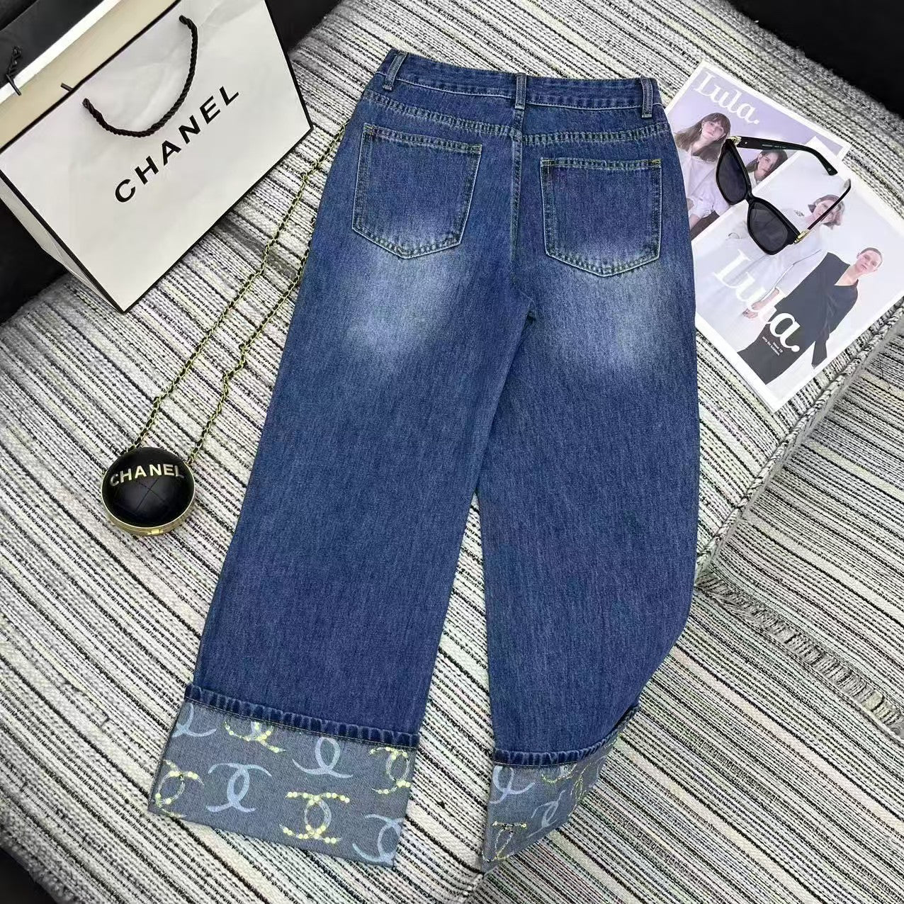 25 Early Spring Logo Print Sequined Denim Straight Leg Pants