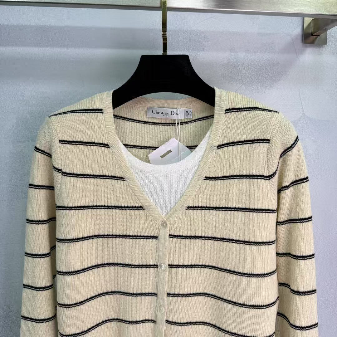 Fake two-piece long-sleeved cardigan