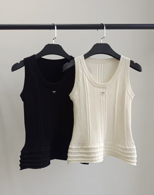 Knitted camisole with logo on chest