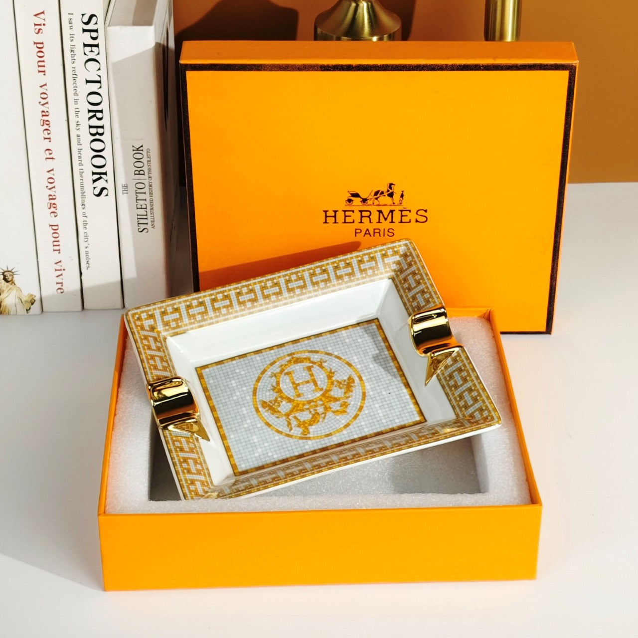 Classic luxury antique porcelain ashtray