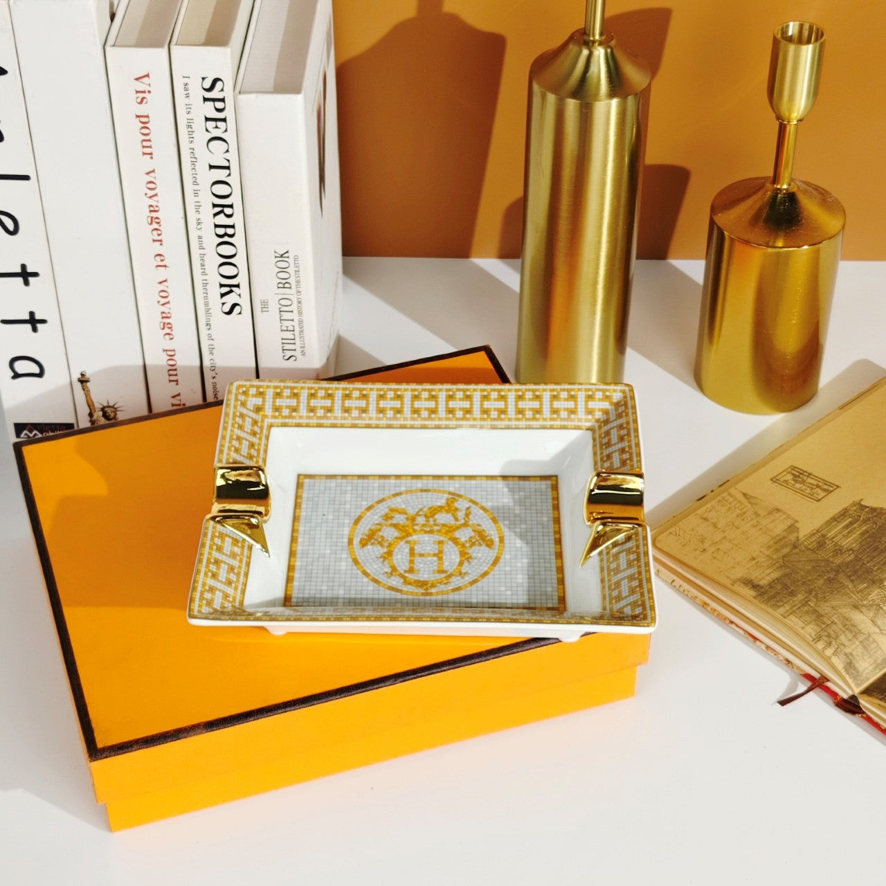 Classic luxury antique porcelain ashtray