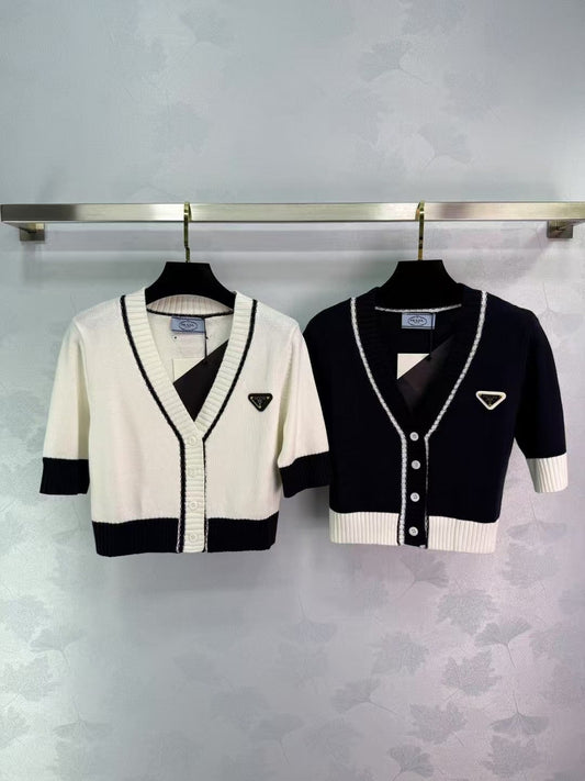 Contrast color knitted cardigan