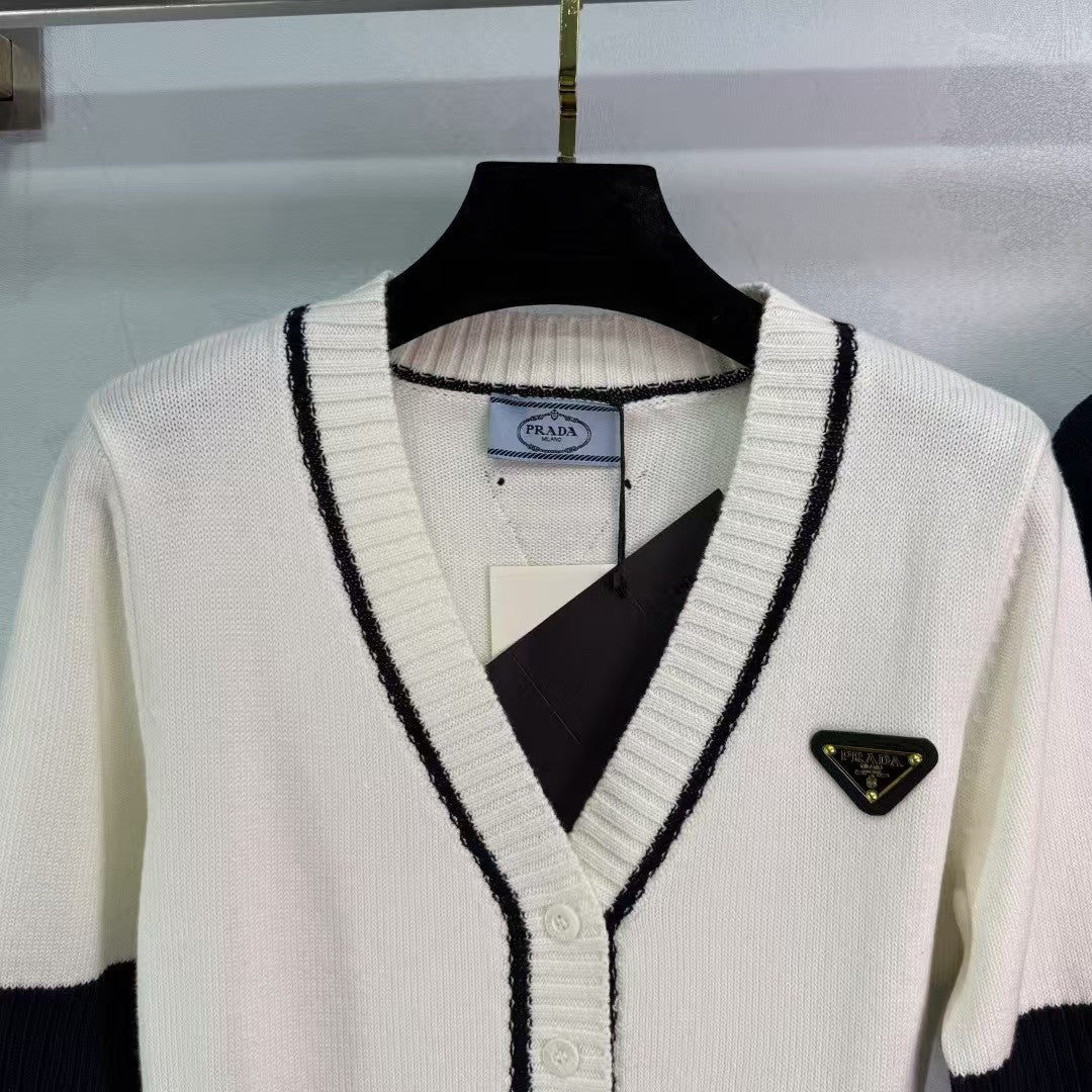 Contrast color knitted cardigan