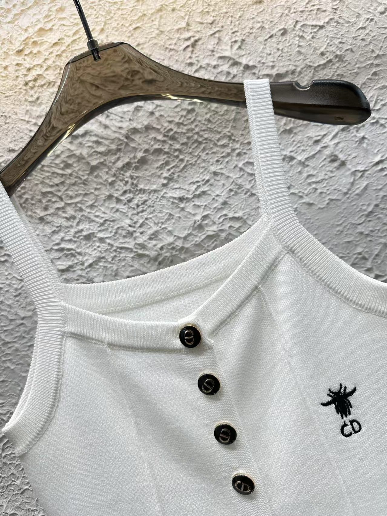 Button knitted suspenders