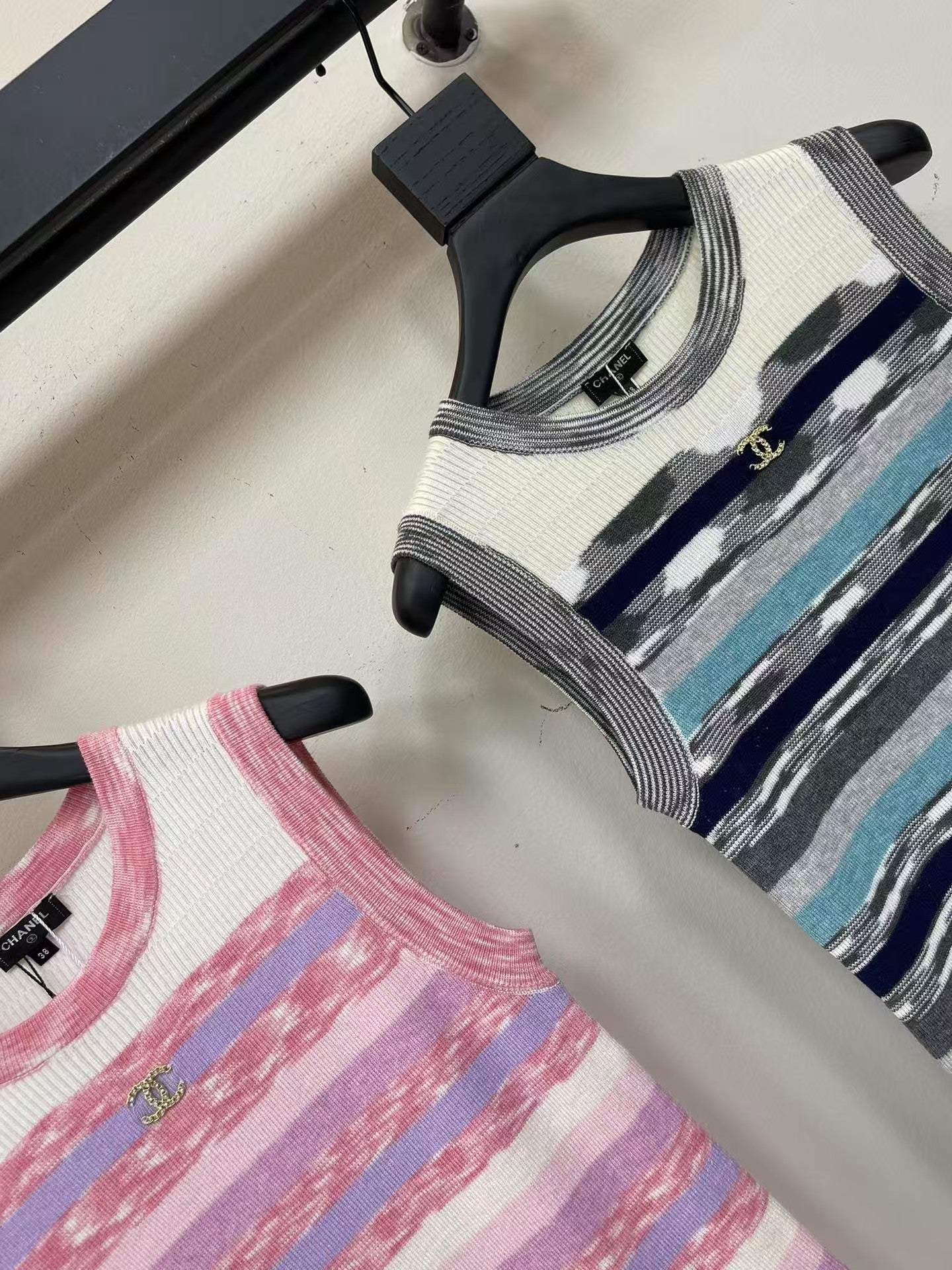 Striped knitted vest