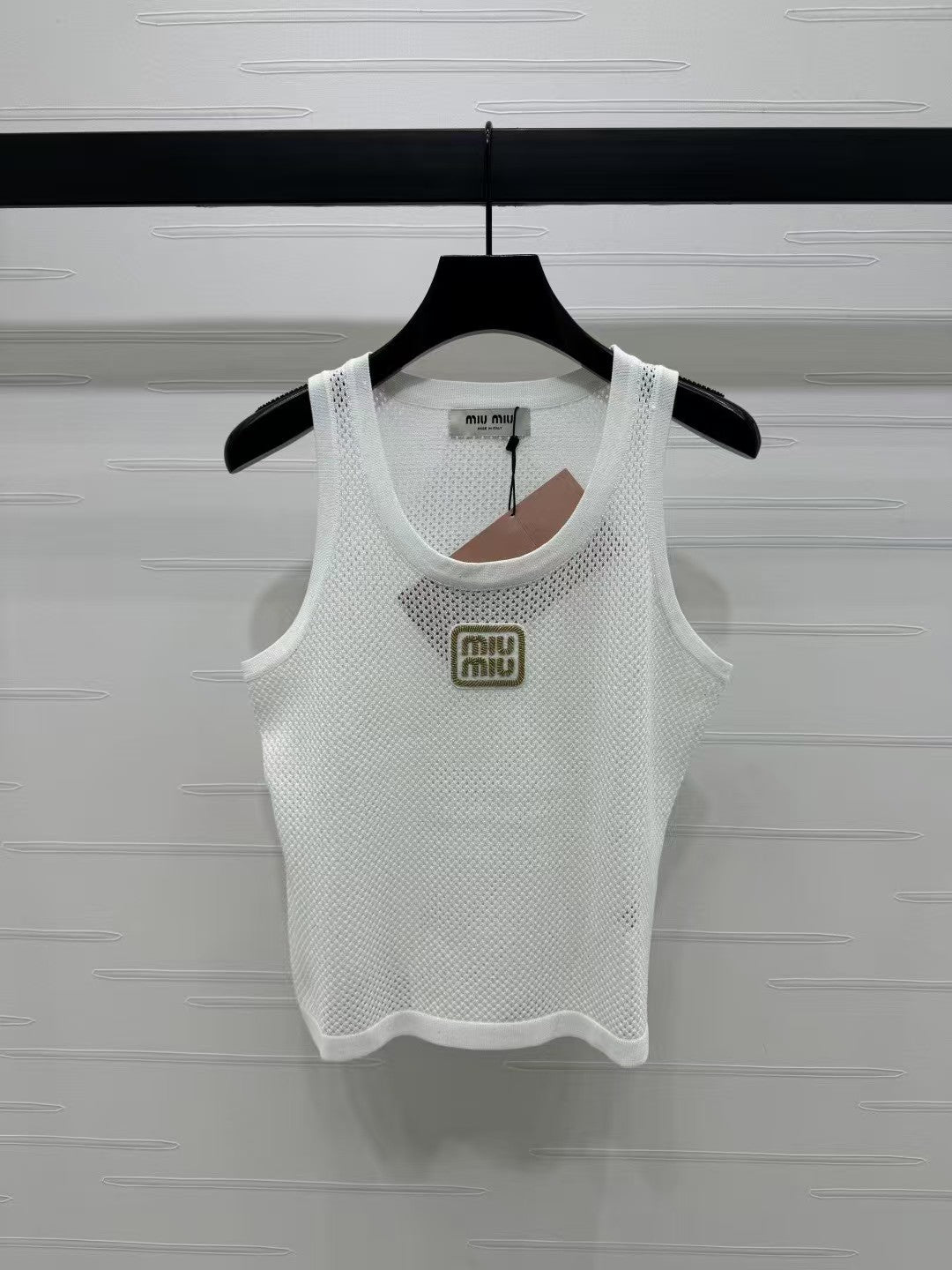 Hollow crew neck knitted vest