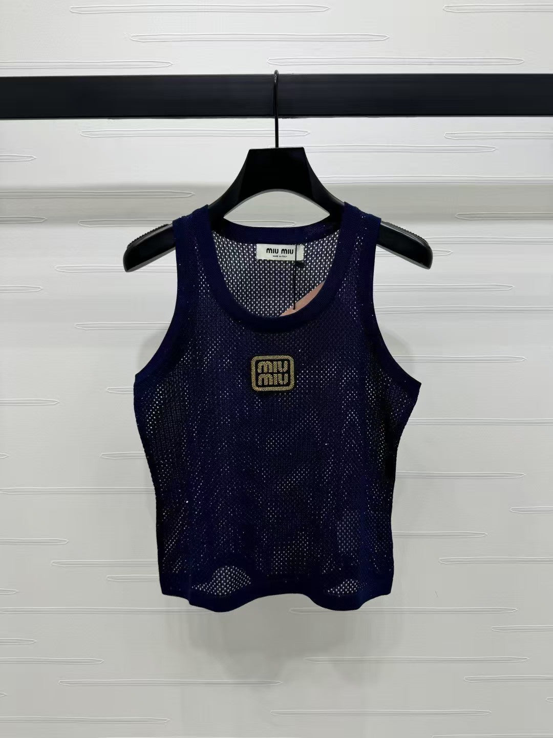 Hollow crew neck knitted vest