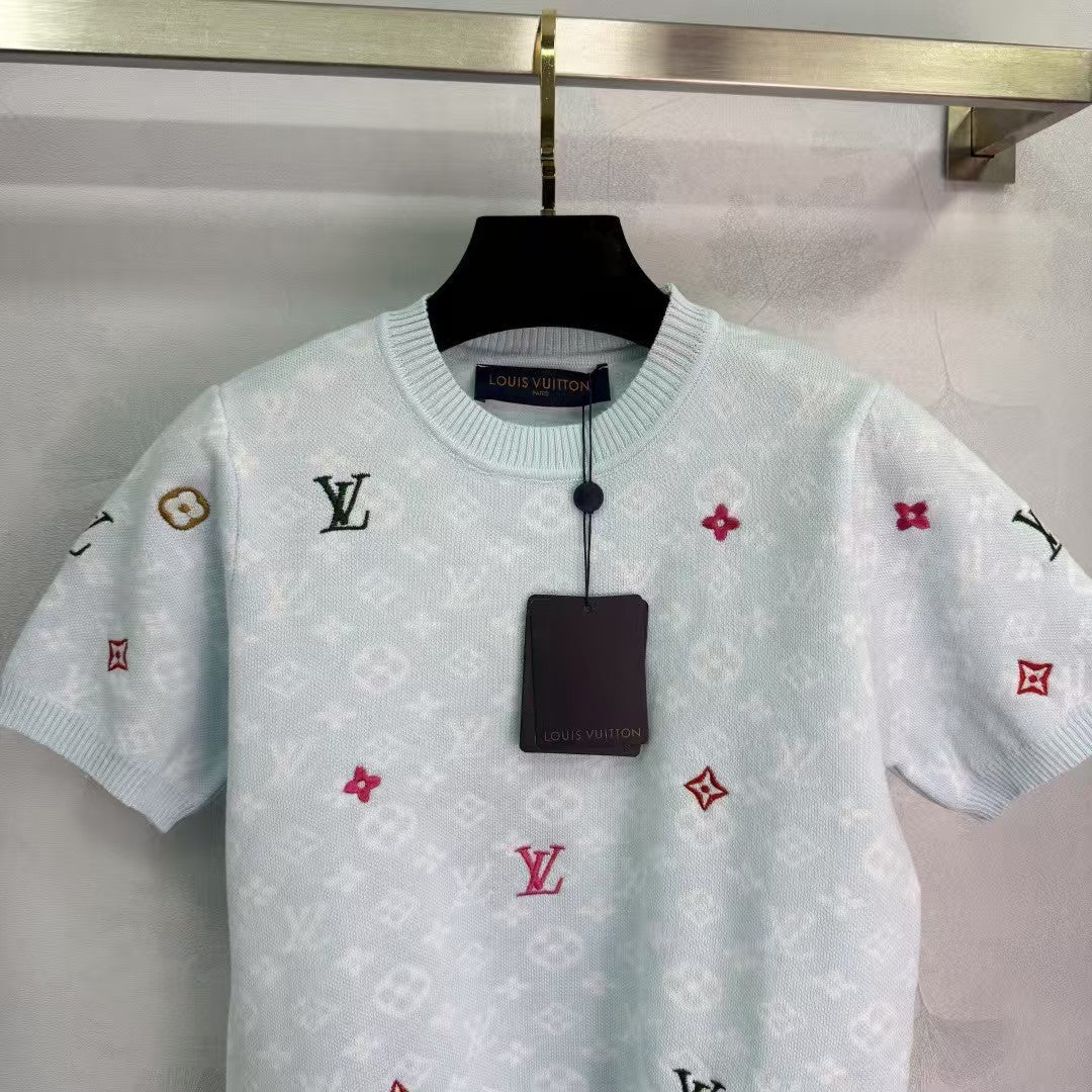 New style knitted round neck short sleeves in early spring