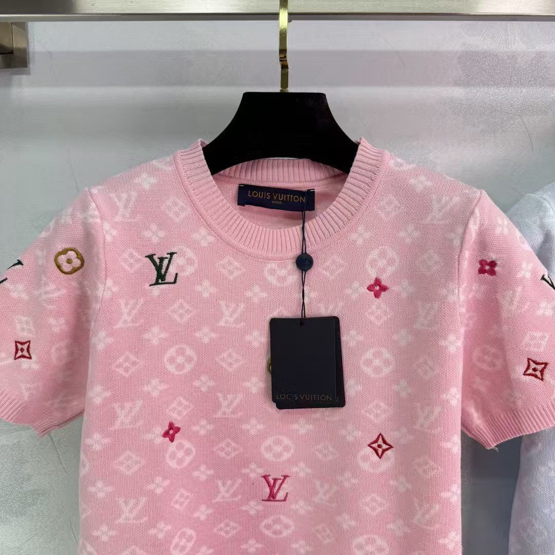 New style knitted round neck short sleeves in early spring