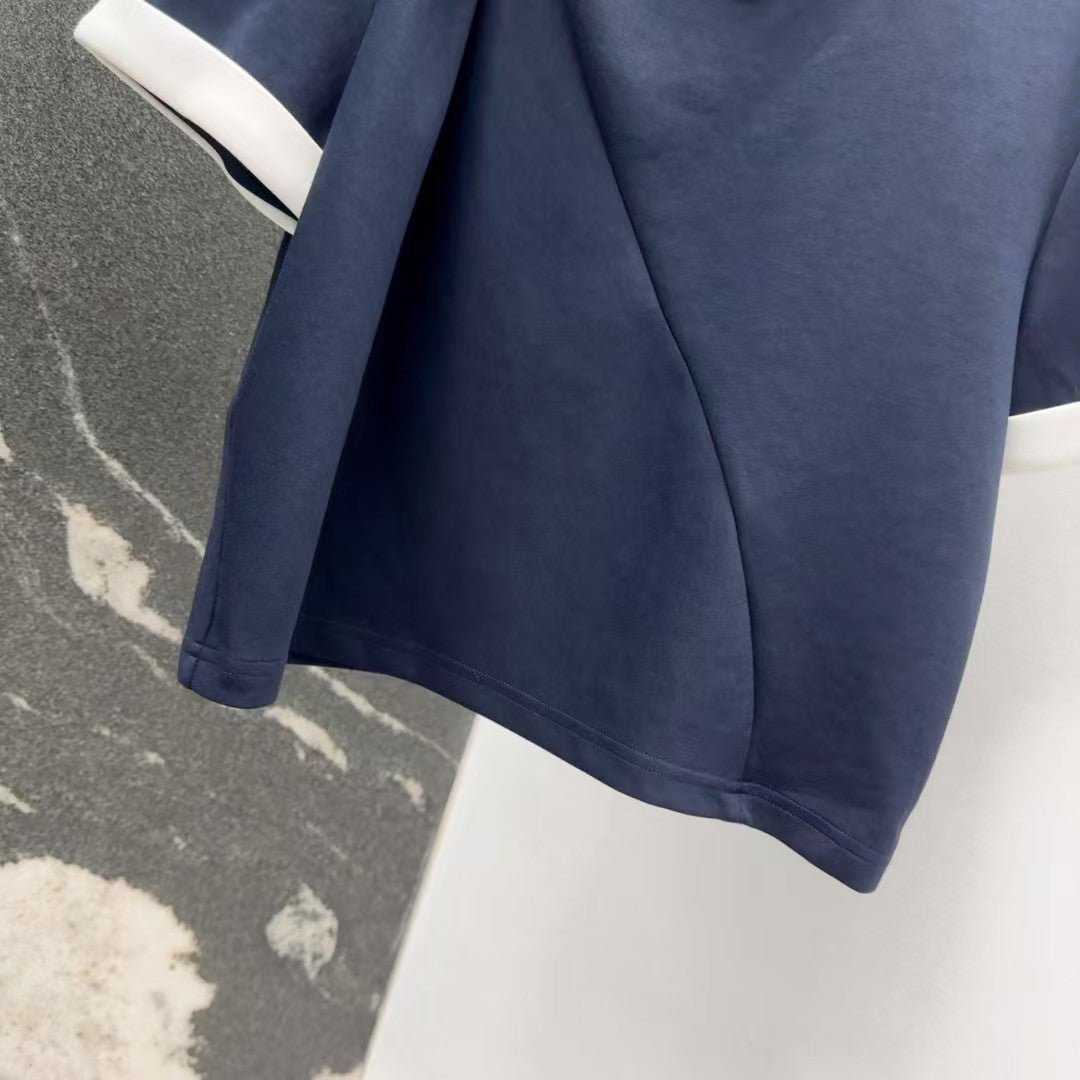 Triangle logo twist short sleeves with slit skirt
