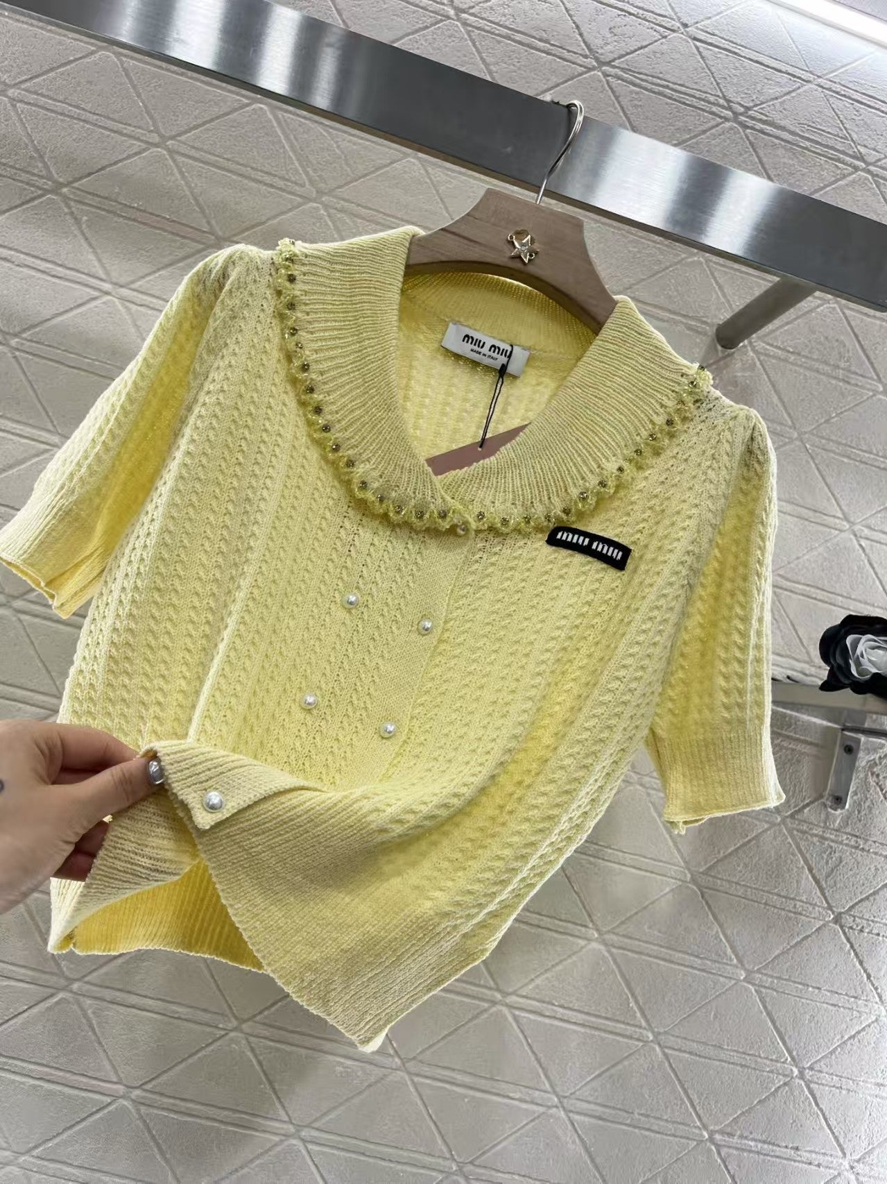 Lapel short-sleeved knitted cardigan