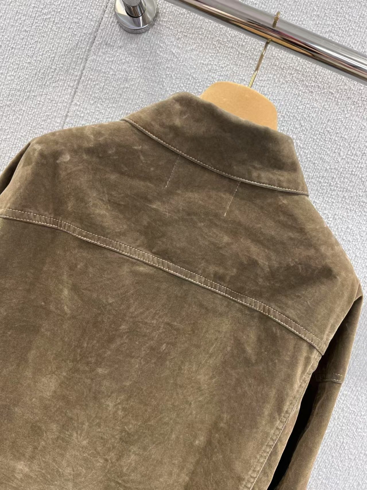 Single-breasted coat with velvet denim lapel