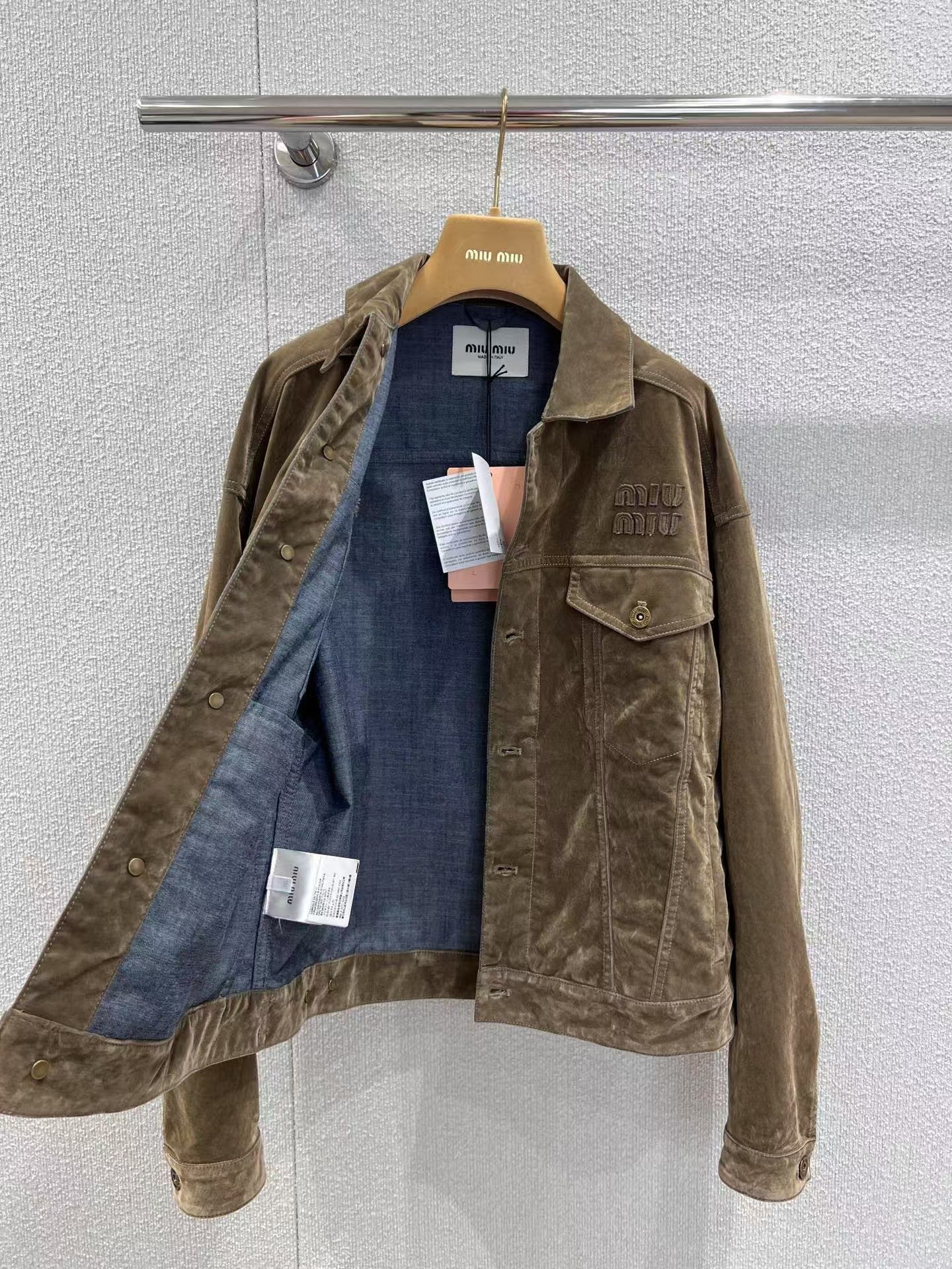 Single-breasted coat with velvet denim lapel