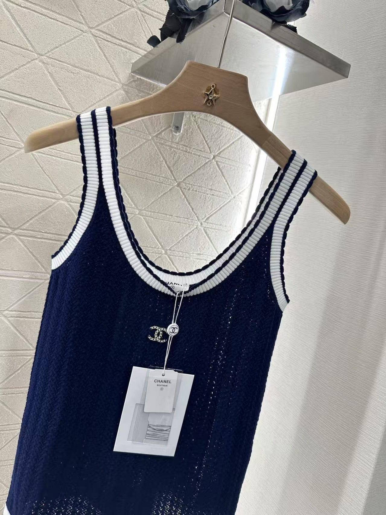 Contrast knitted suspenders