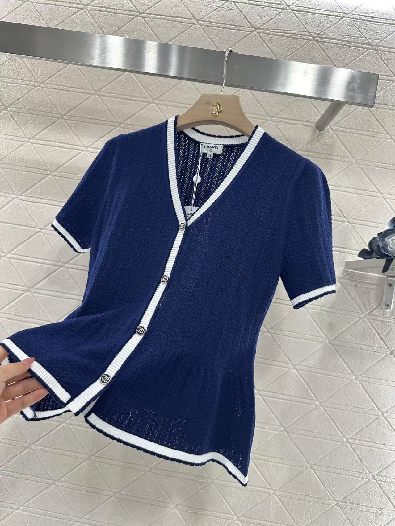 Fishtail contrast knitted cardigan