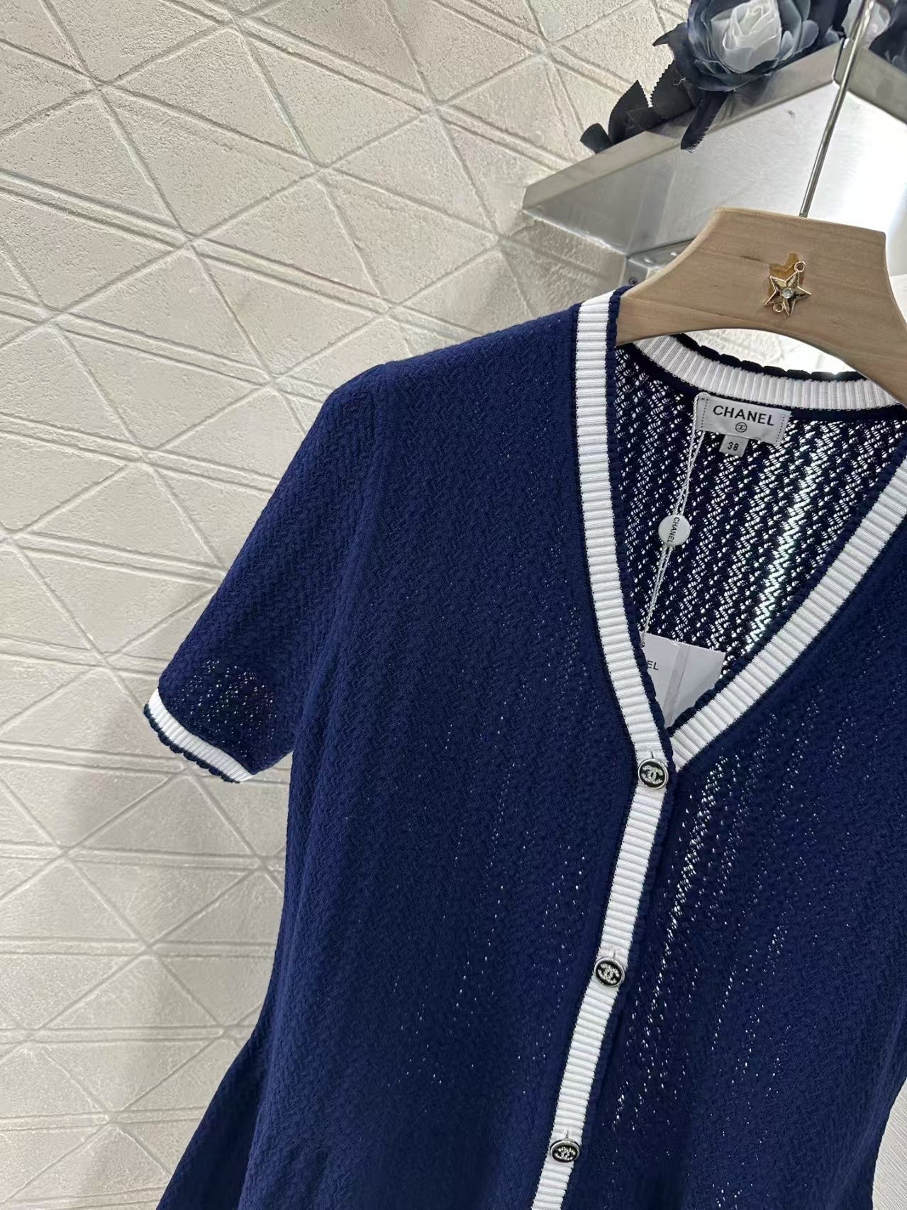 Fishtail contrast knitted cardigan