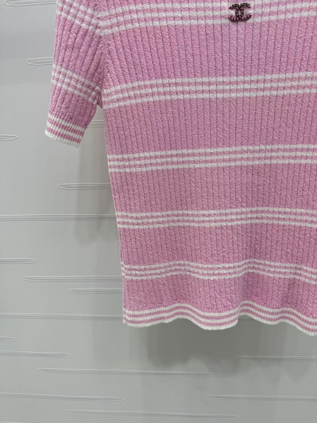 Striped knit short sleeves