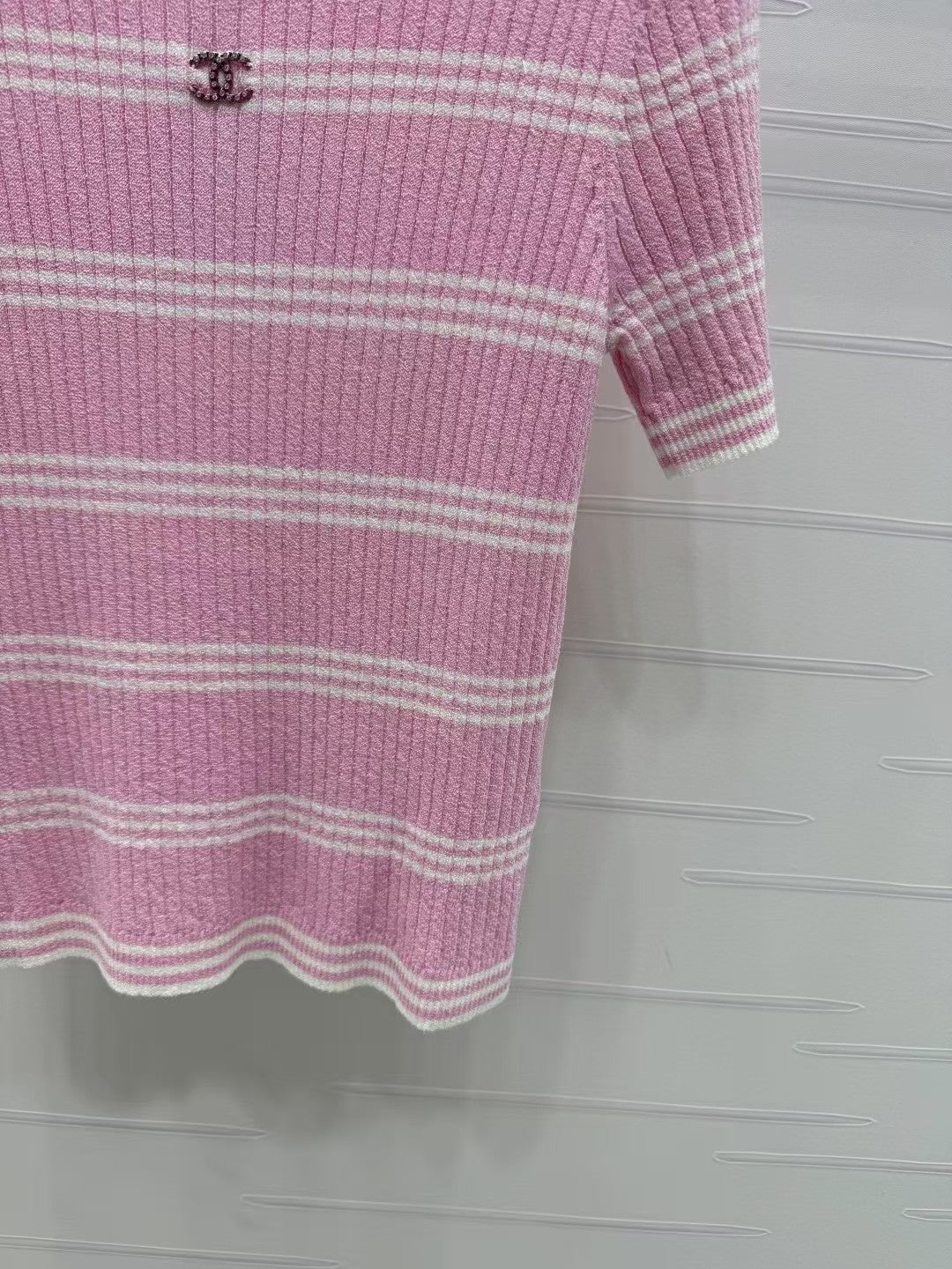 Striped knit short sleeves