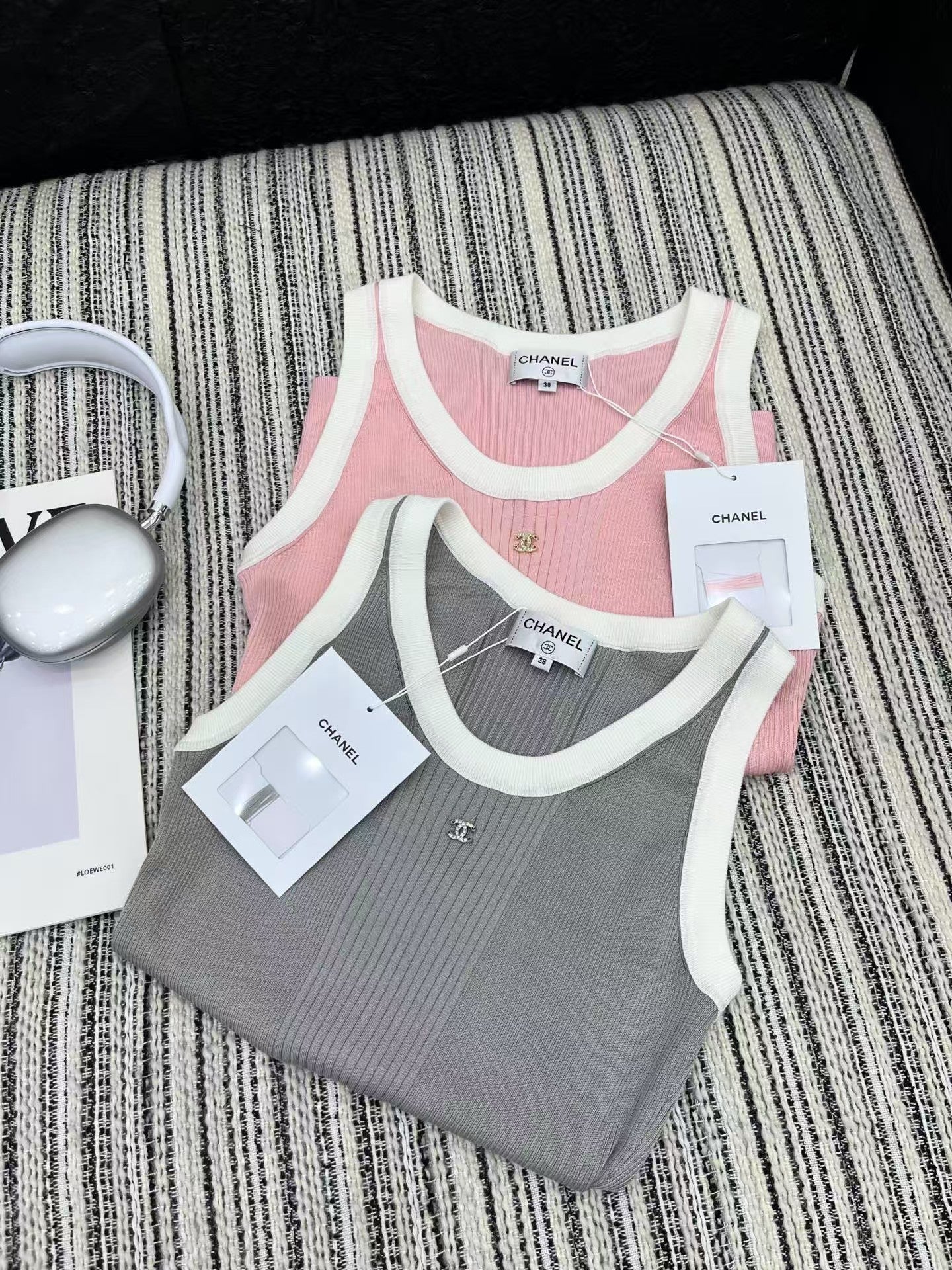 25 Spring and Summer New Arrivals Knitted Vest