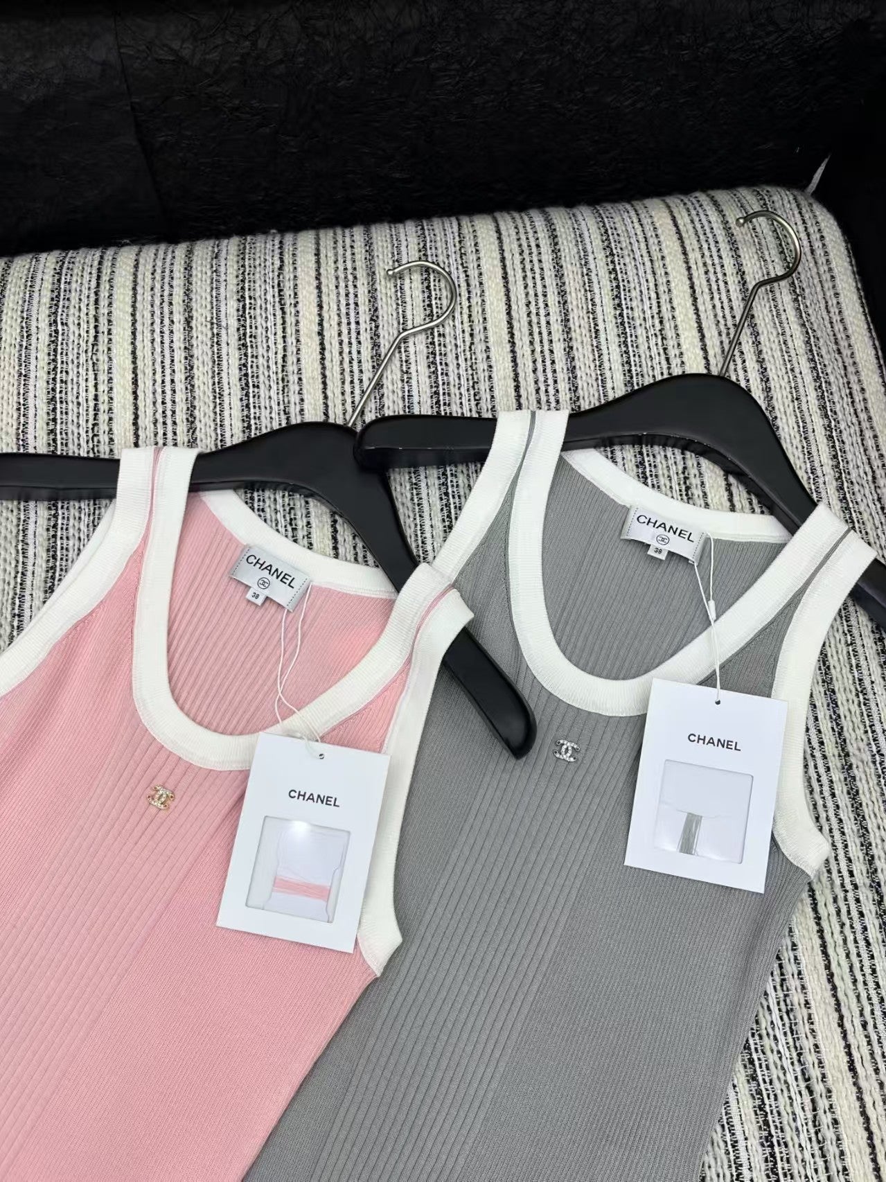 25 Spring and Summer New Arrivals Knitted Vest