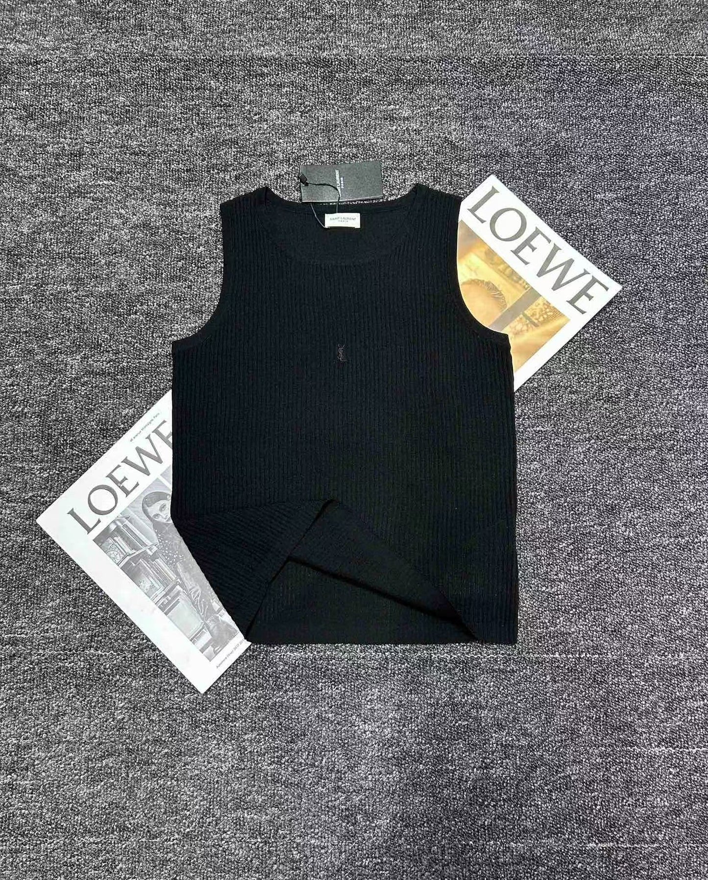 Lettering embroidered knitted vest