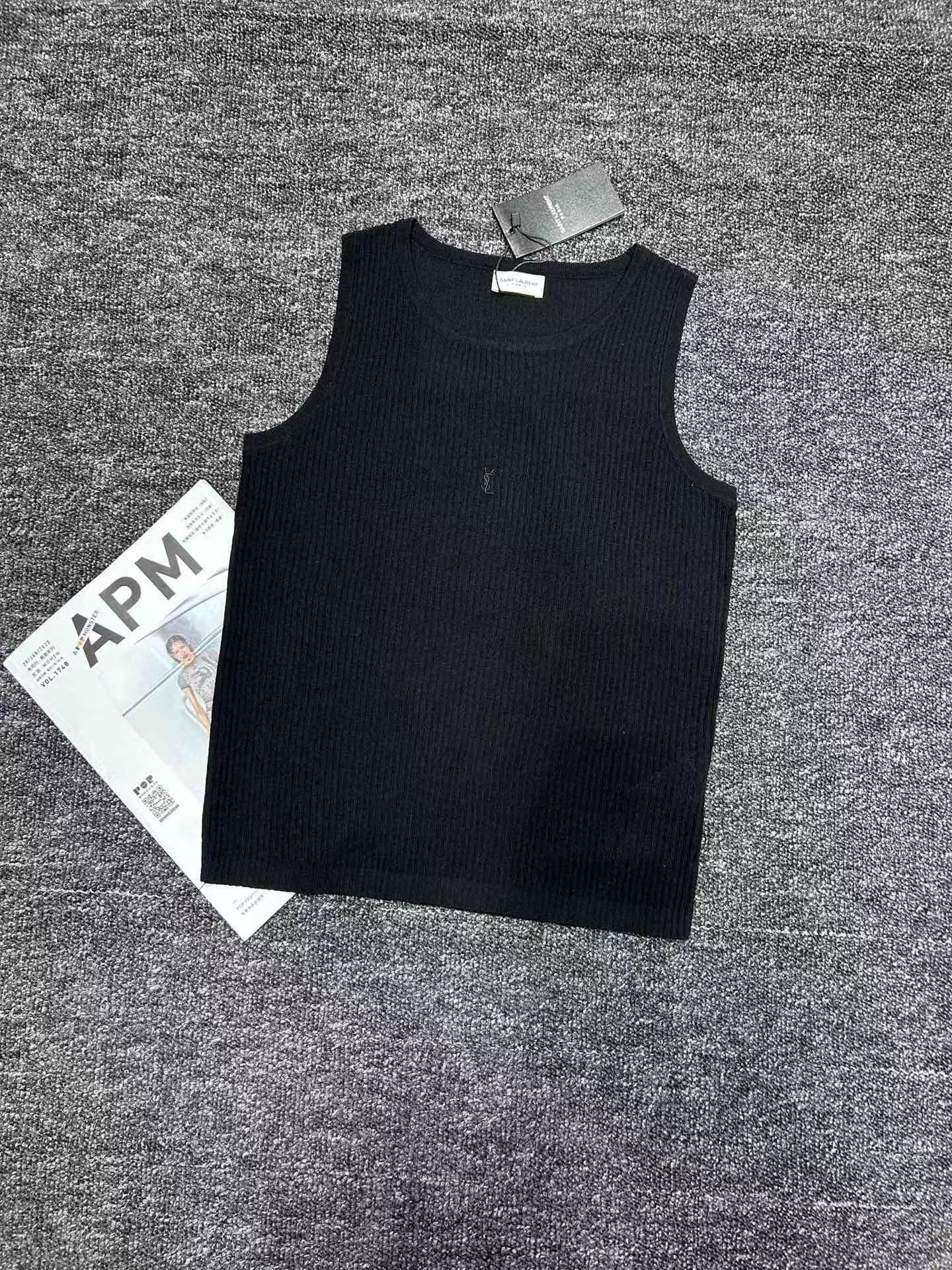 Lettering embroidered knitted vest