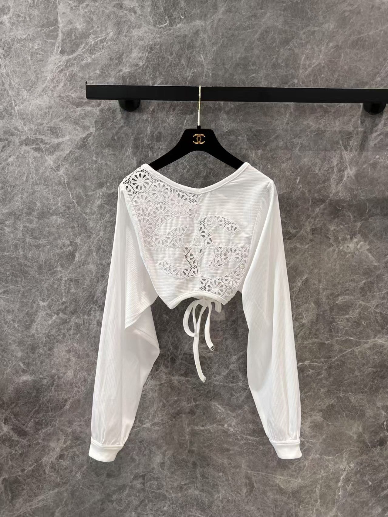 Heavy hollow back short long sleeve top