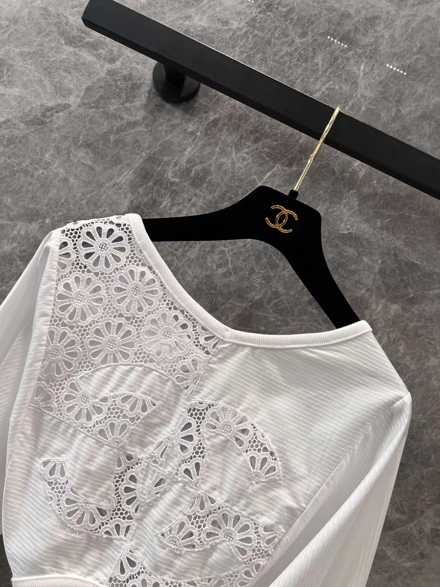 Heavy hollow back short long sleeve top