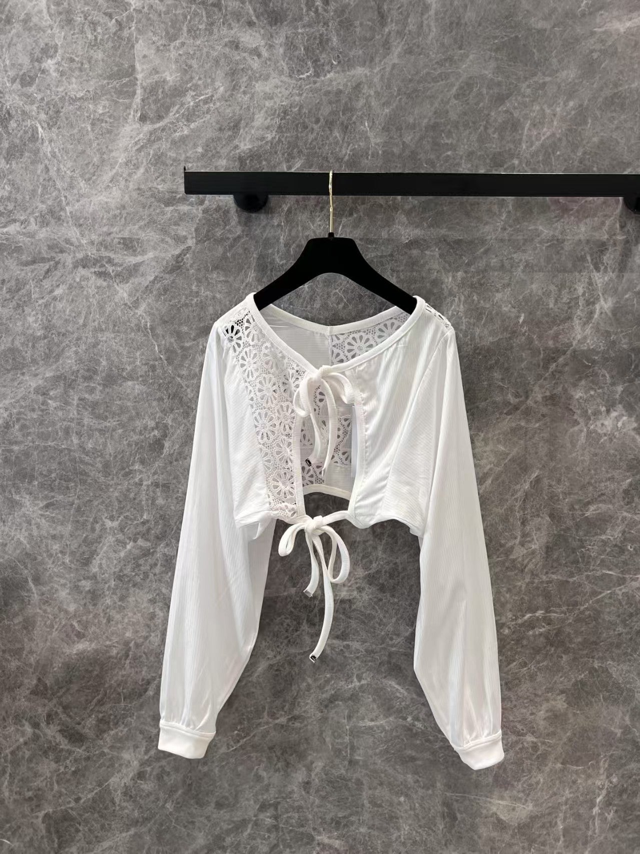 Heavy hollow back short long sleeve top