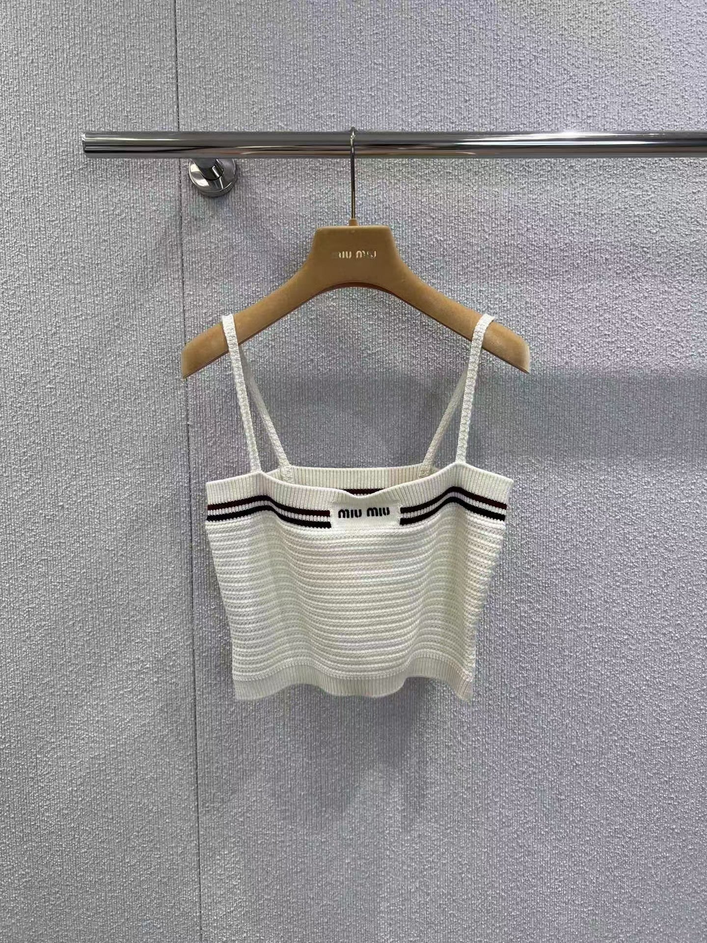 New suspenders plus skirt set