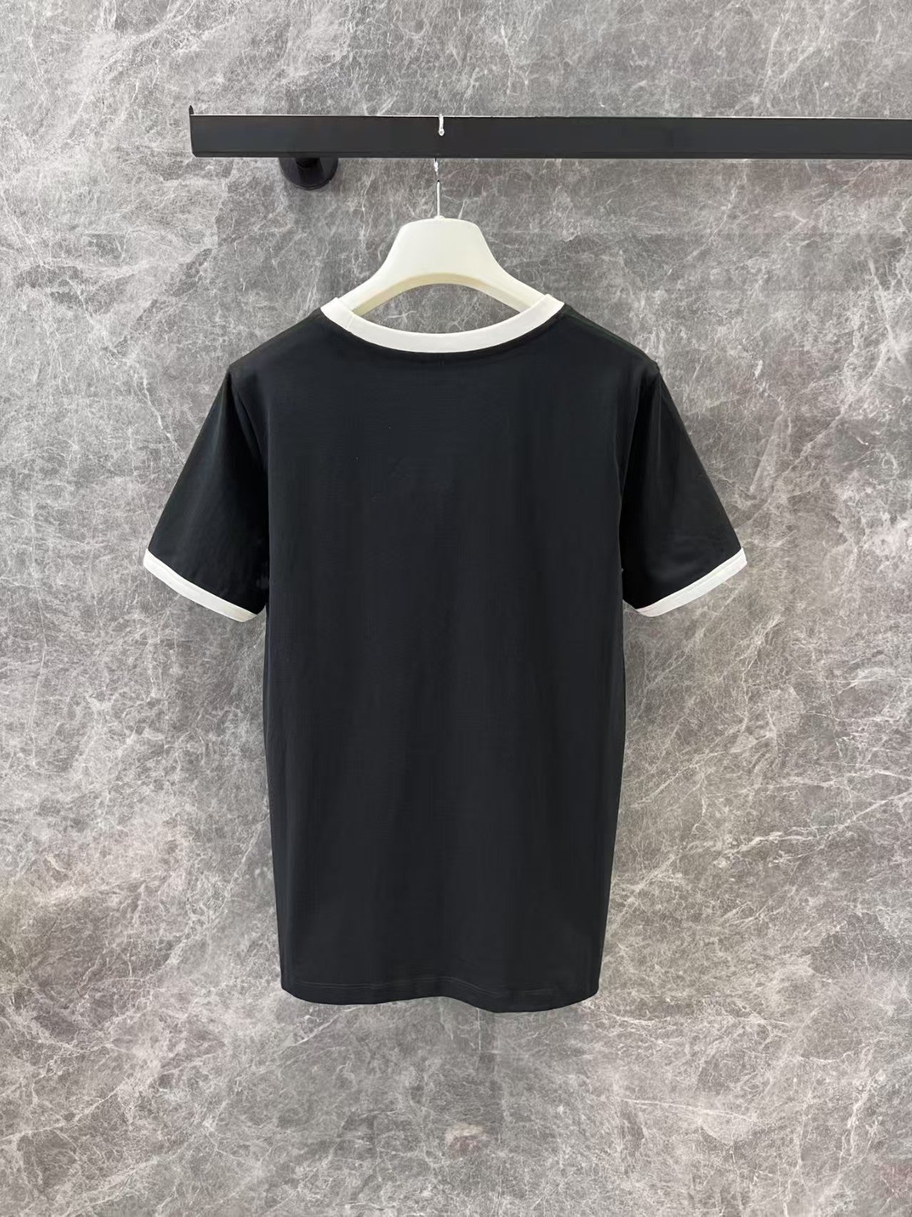 Embroidered crew neck short sleeve T-shirt