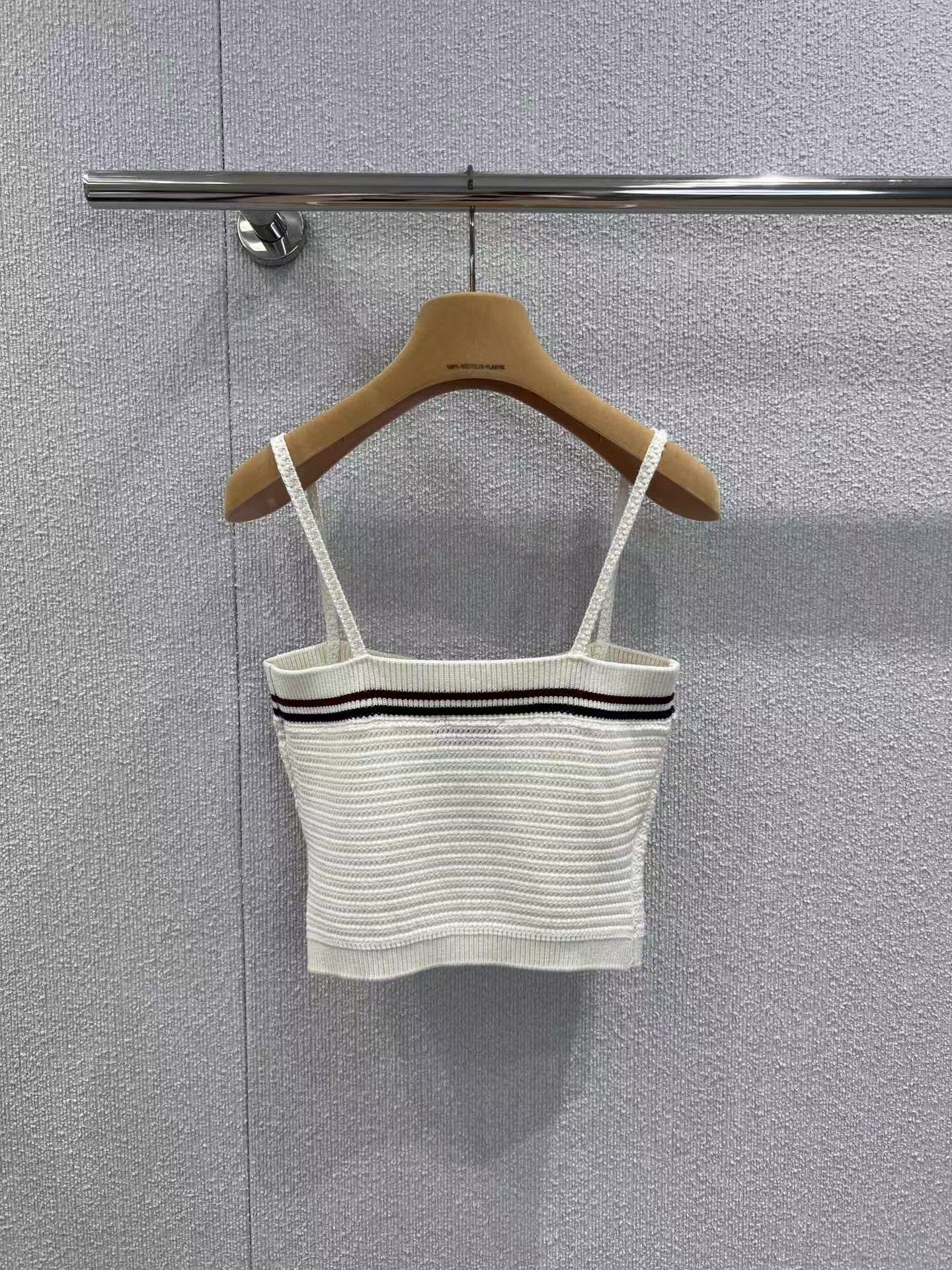 New suspenders plus skirt set