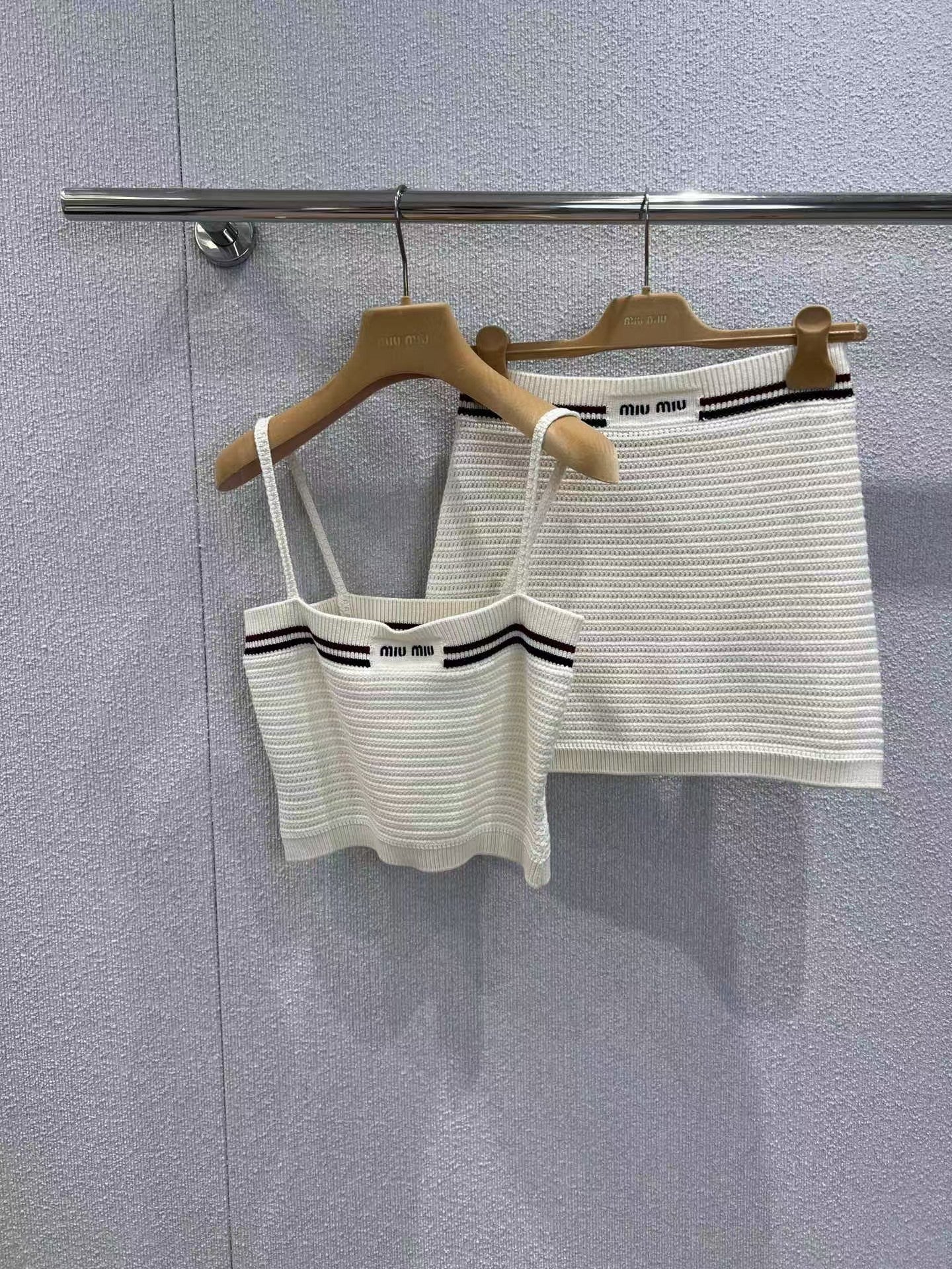 New suspenders plus skirt set