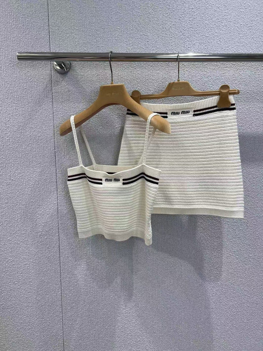 New suspenders plus skirt set