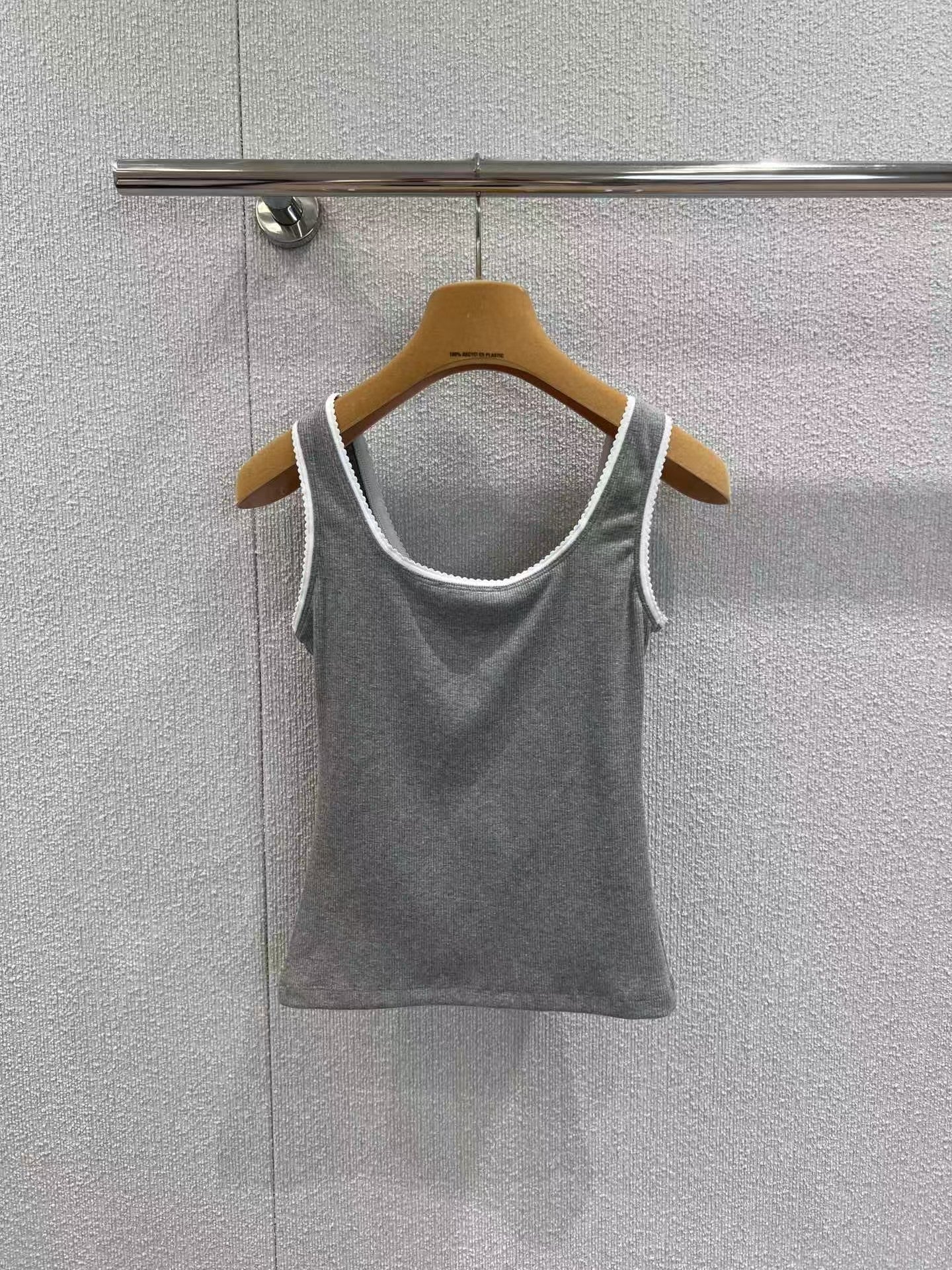 Lettering lace vest