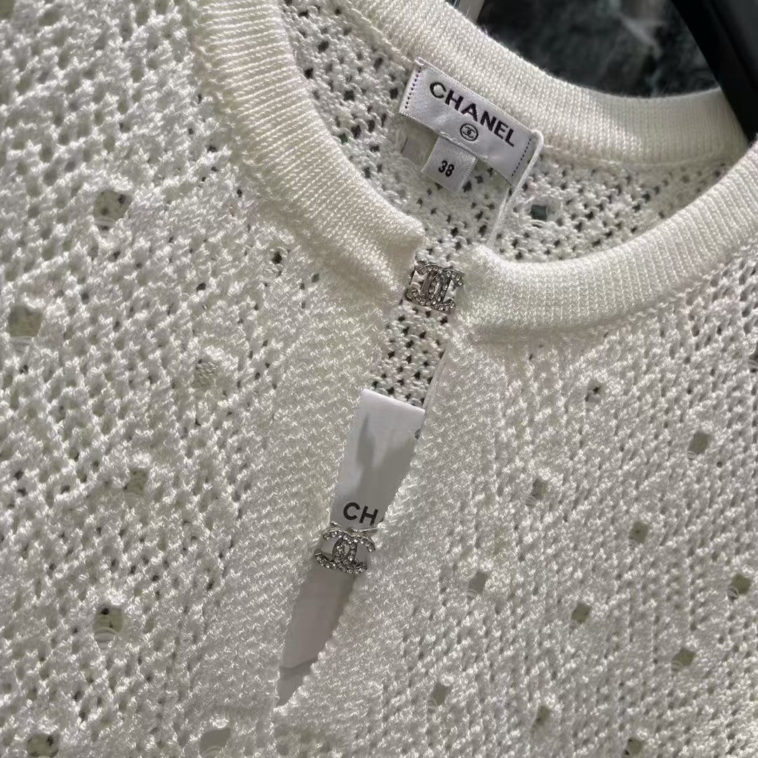 Knitted hollow short sleeves