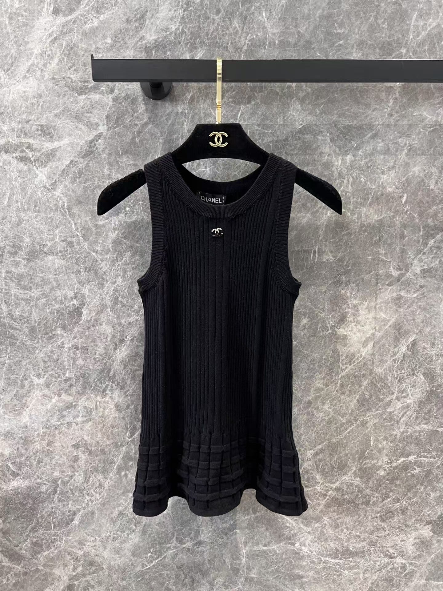 25 jacquard knit vest