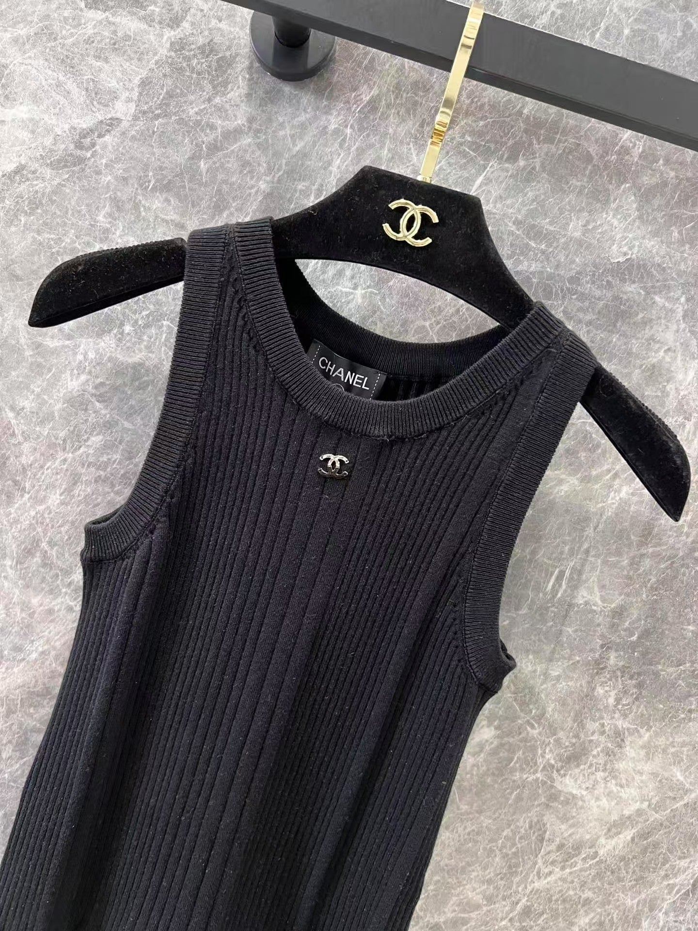 25 jacquard knit vest