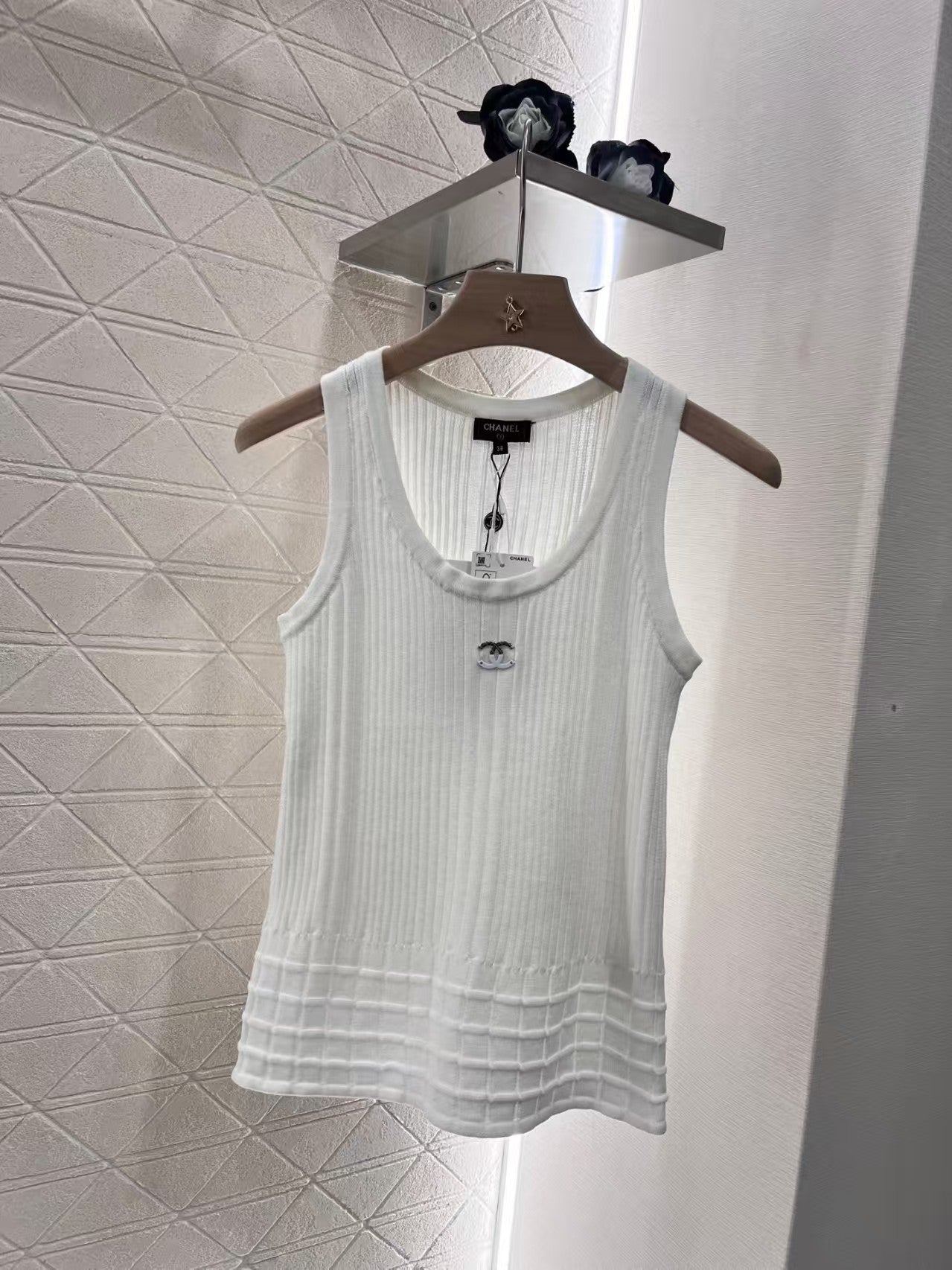 3D pattern knitted vest