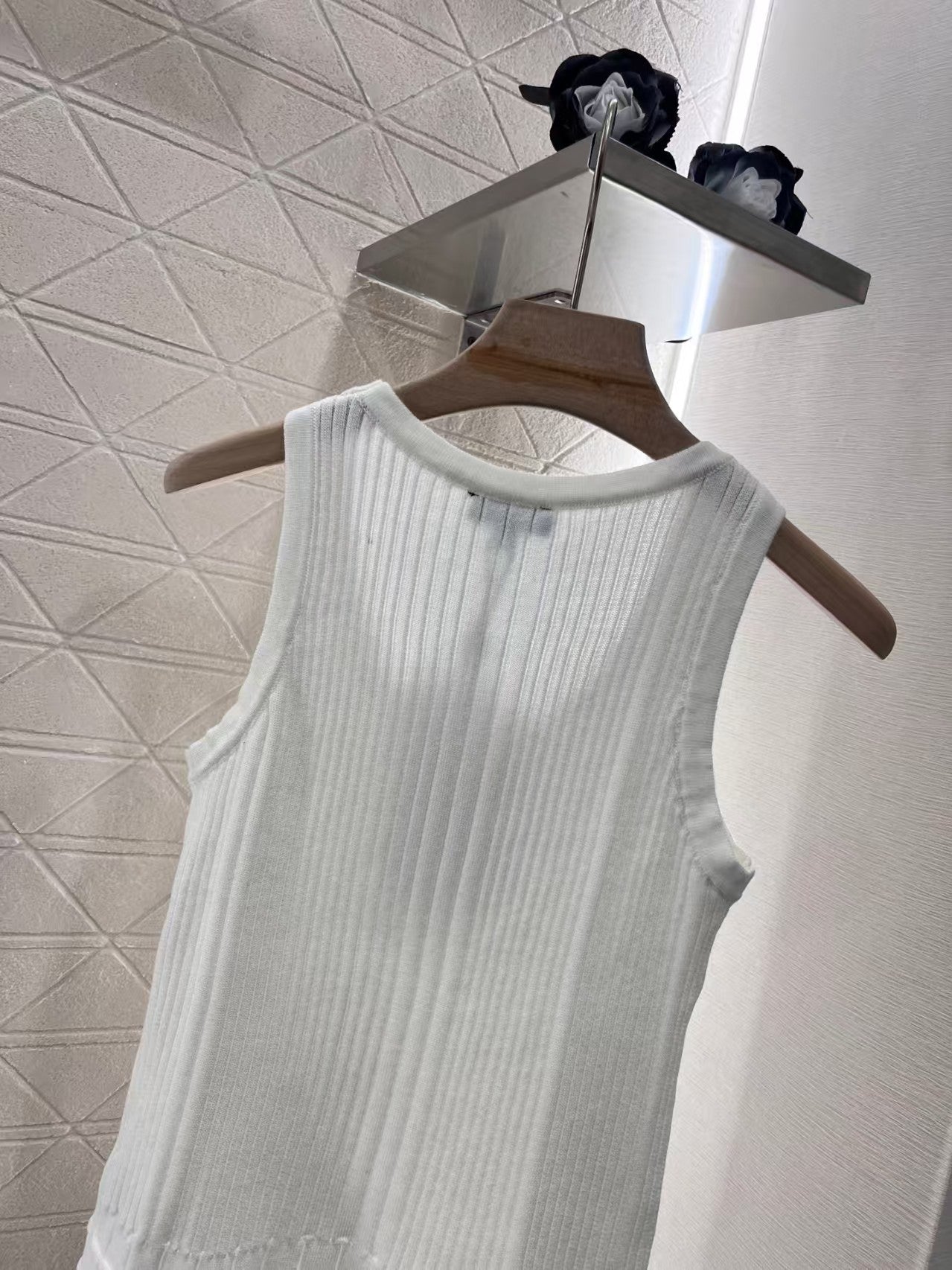 3D pattern knitted vest