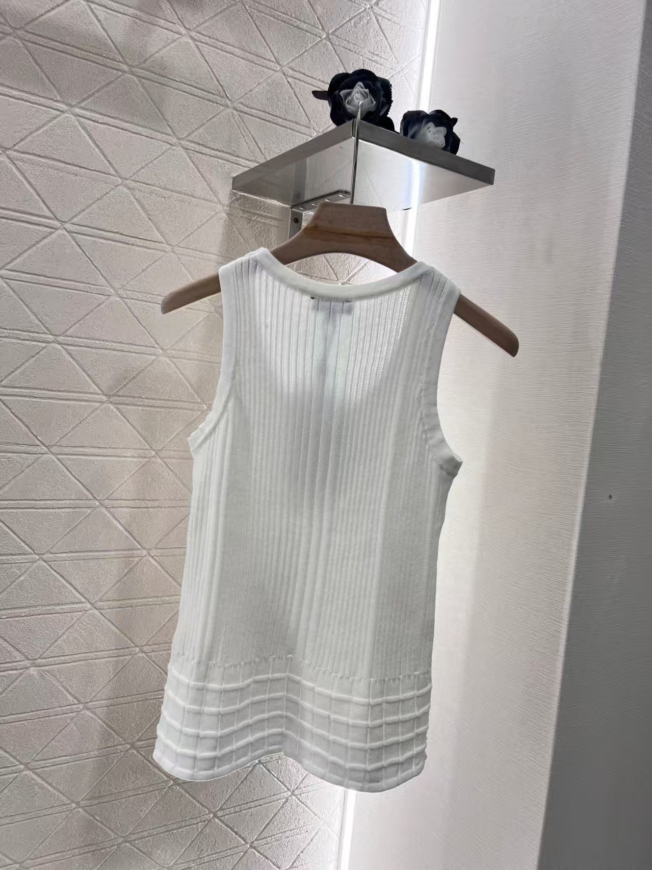 3D pattern knitted vest