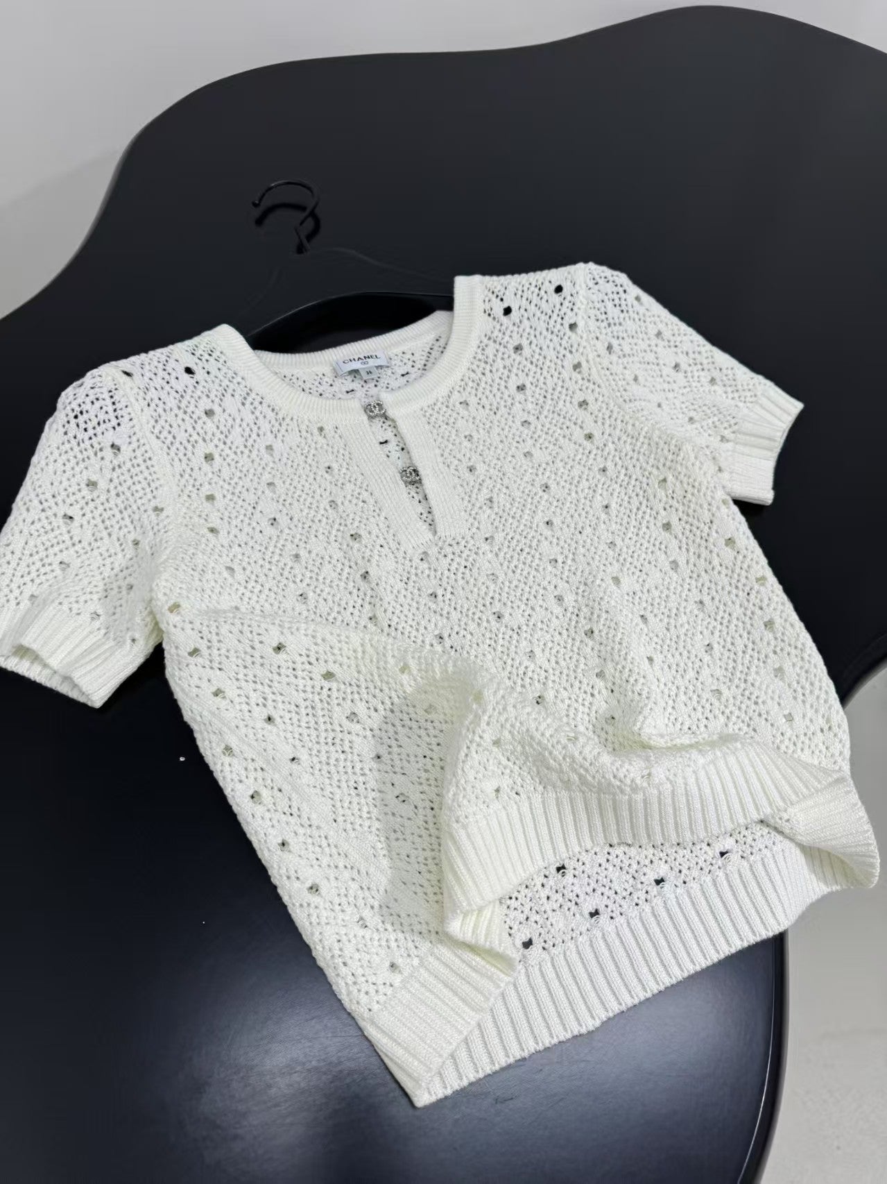 Wool hollow short sleeves