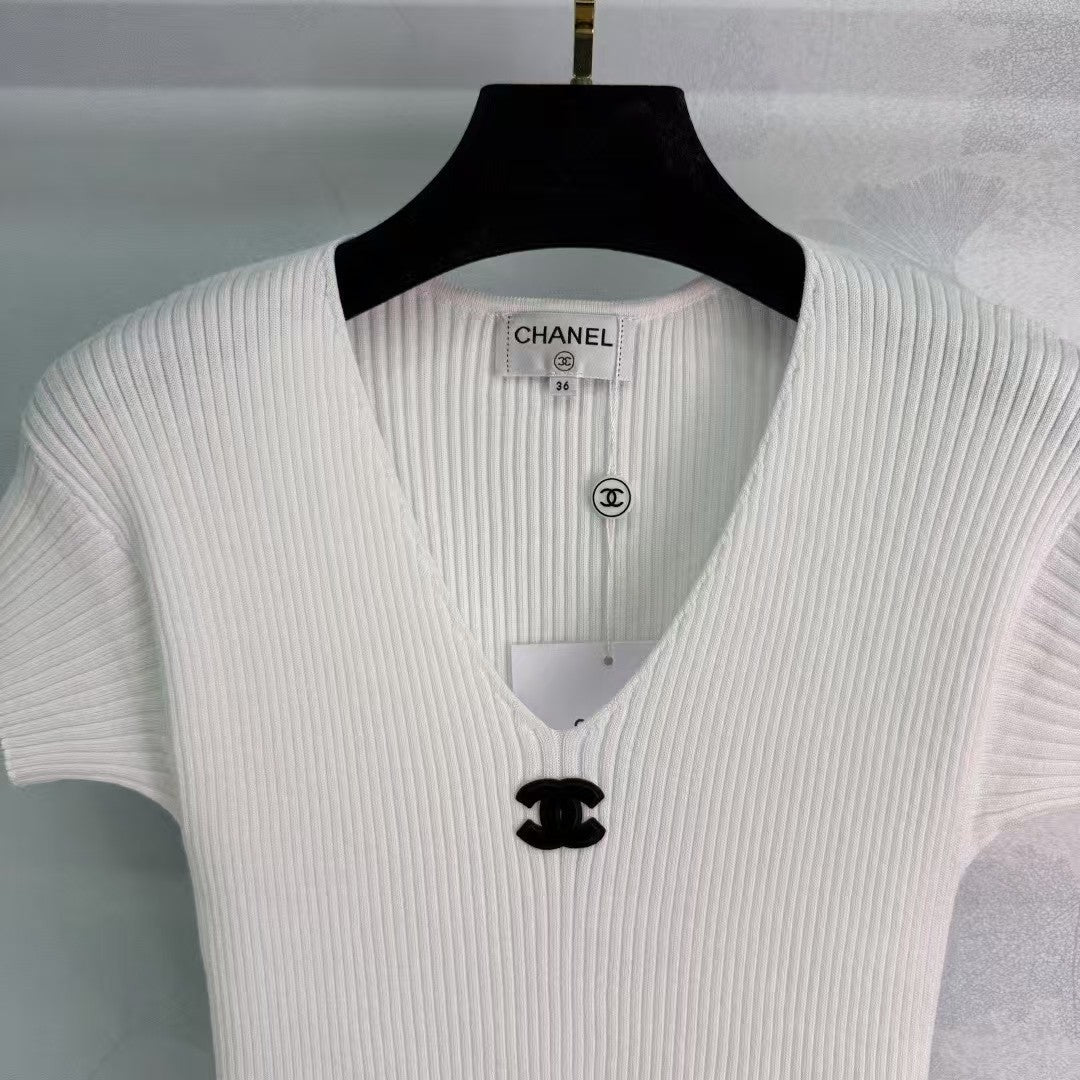 Spring and Summer V-neck knitted short sleeves